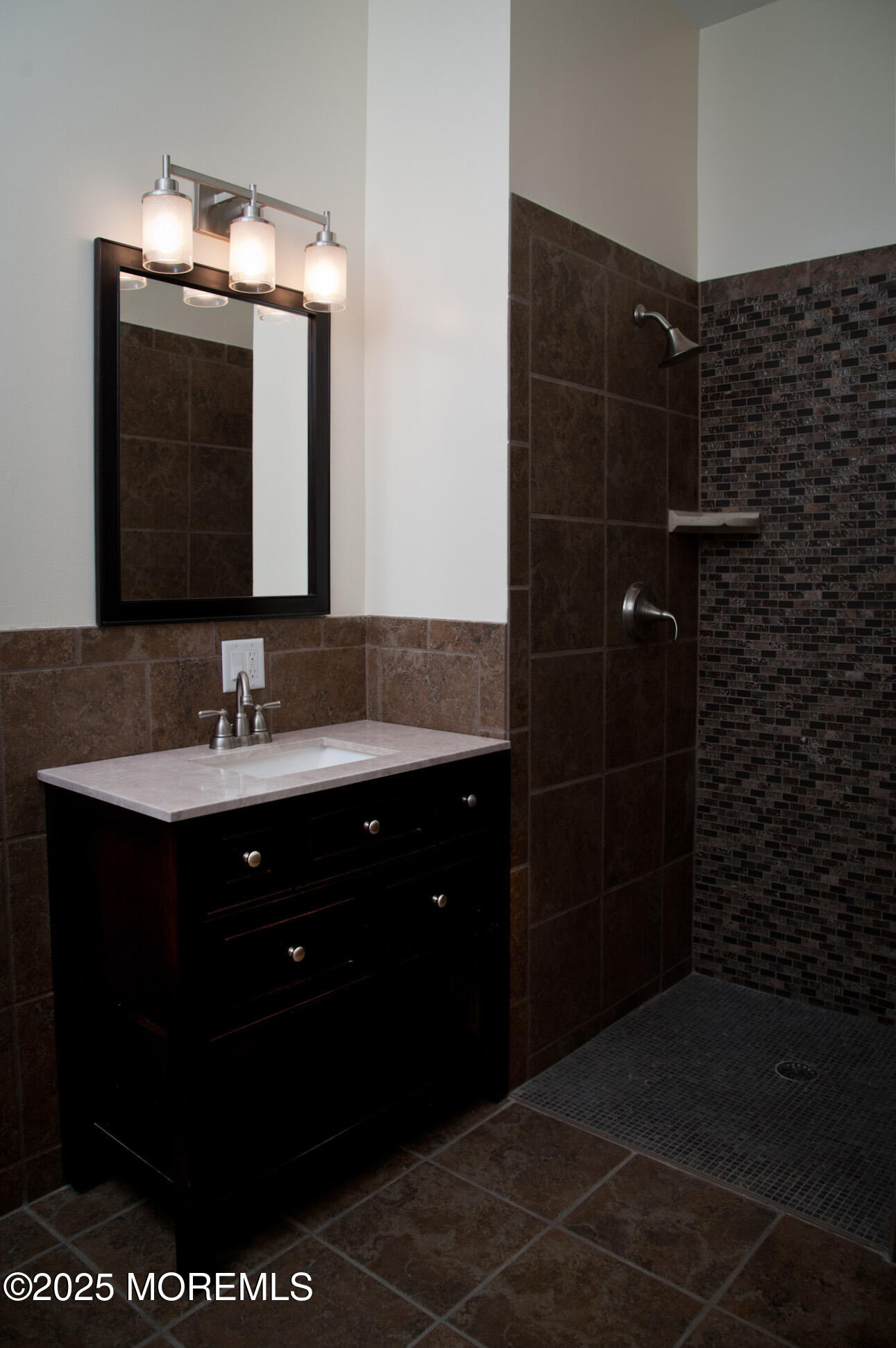 550 Cookman Avenue 221