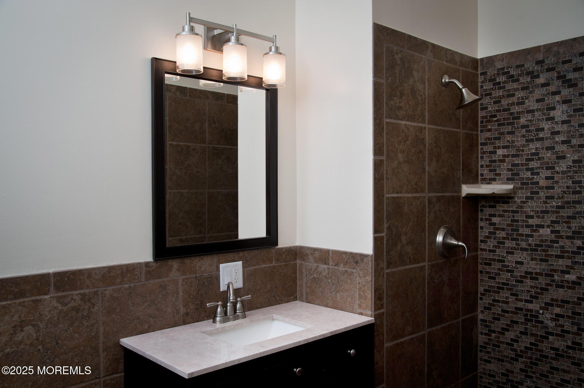 550 Cookman Avenue 221