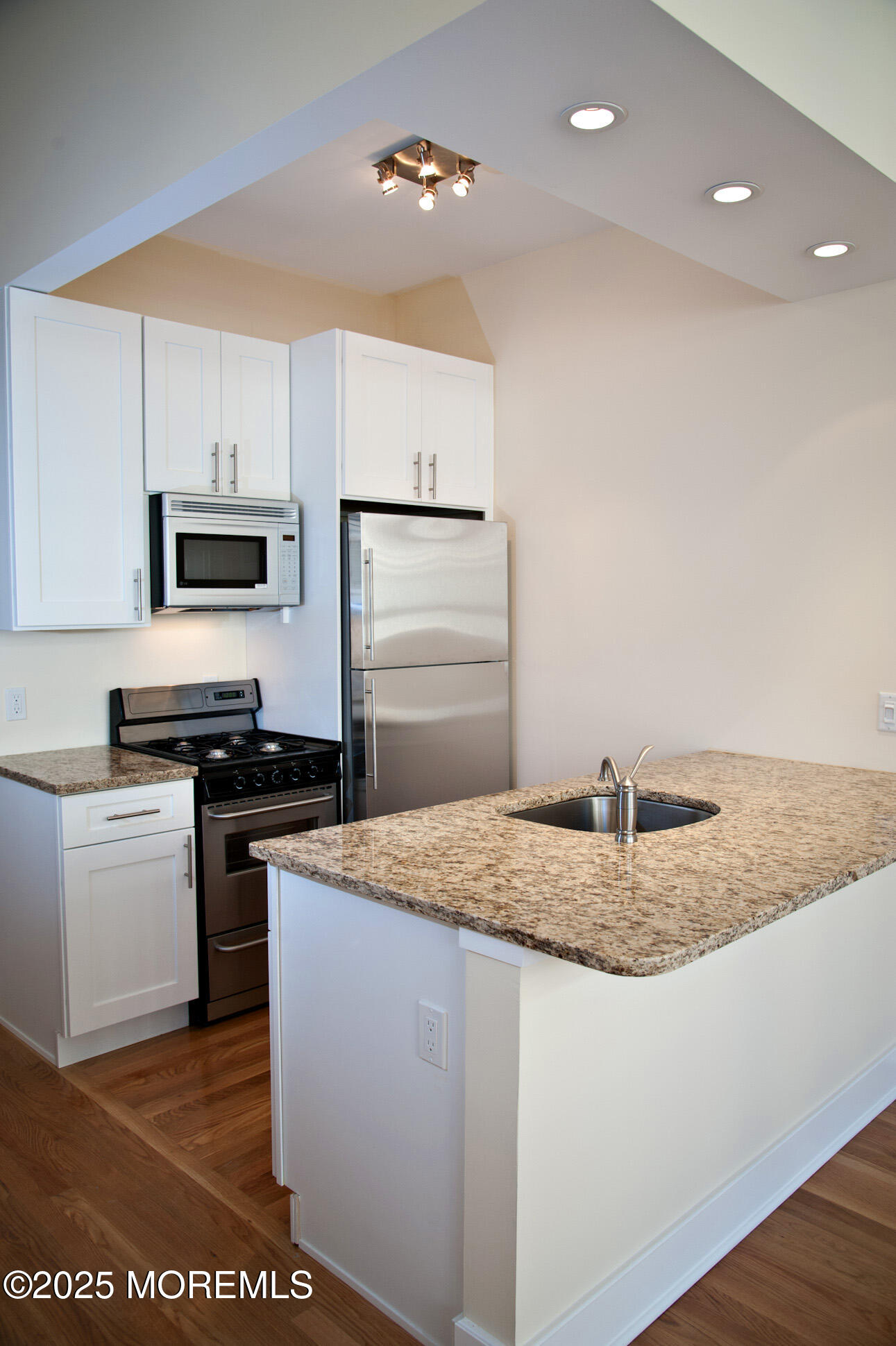 550 Cookman Avenue 221