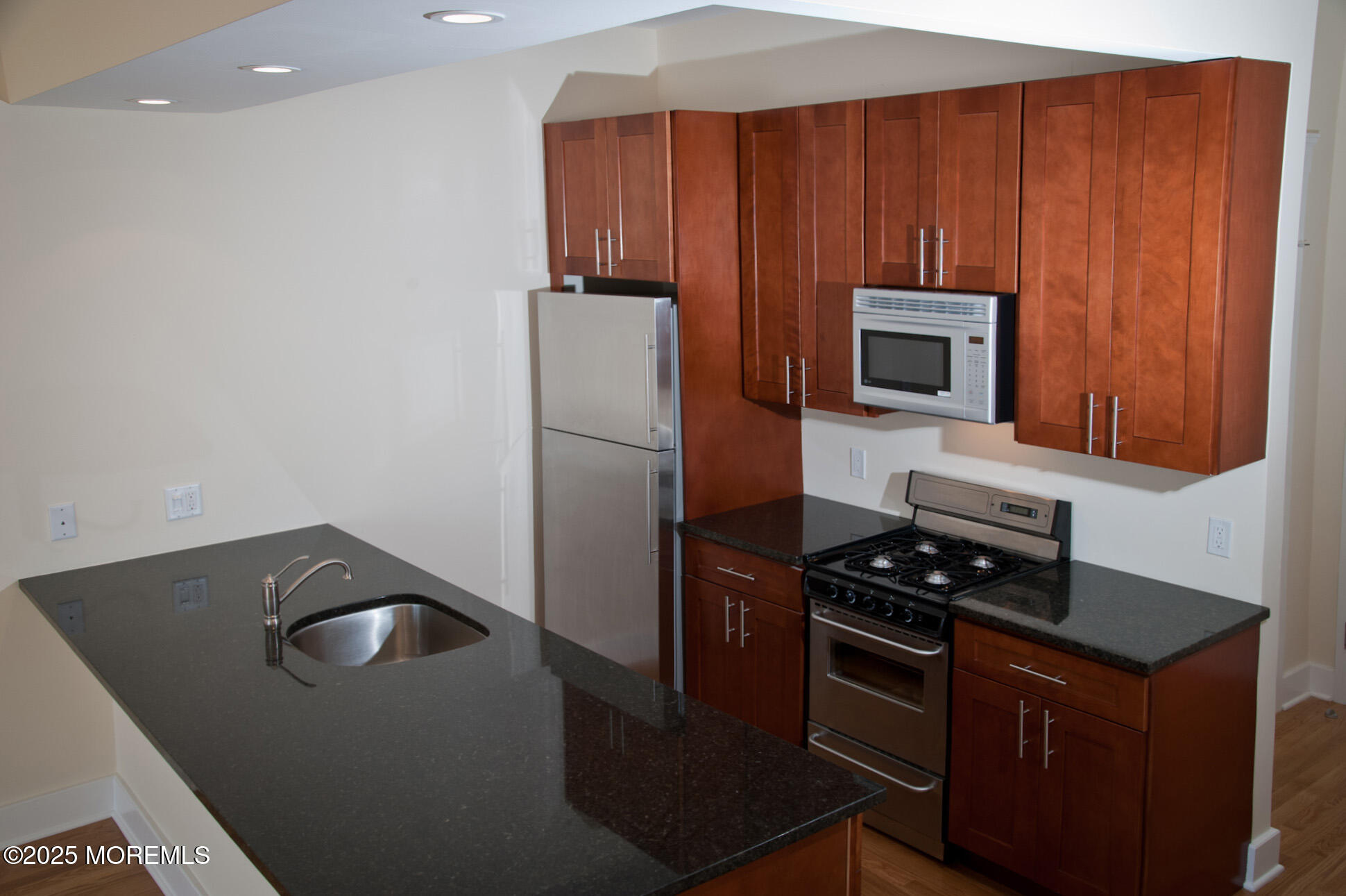 550 Cookman Avenue 221