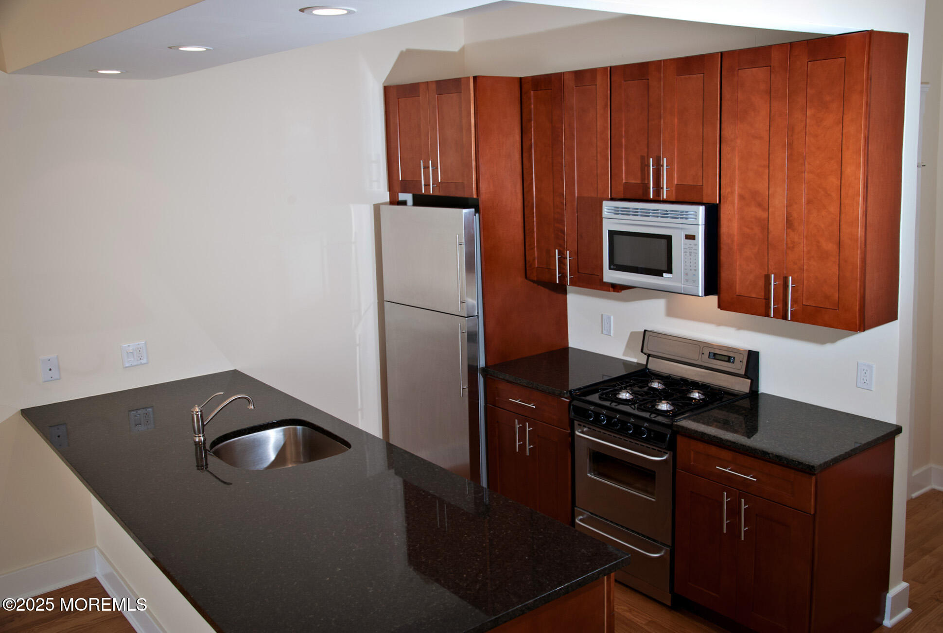 550 Cookman Avenue 221