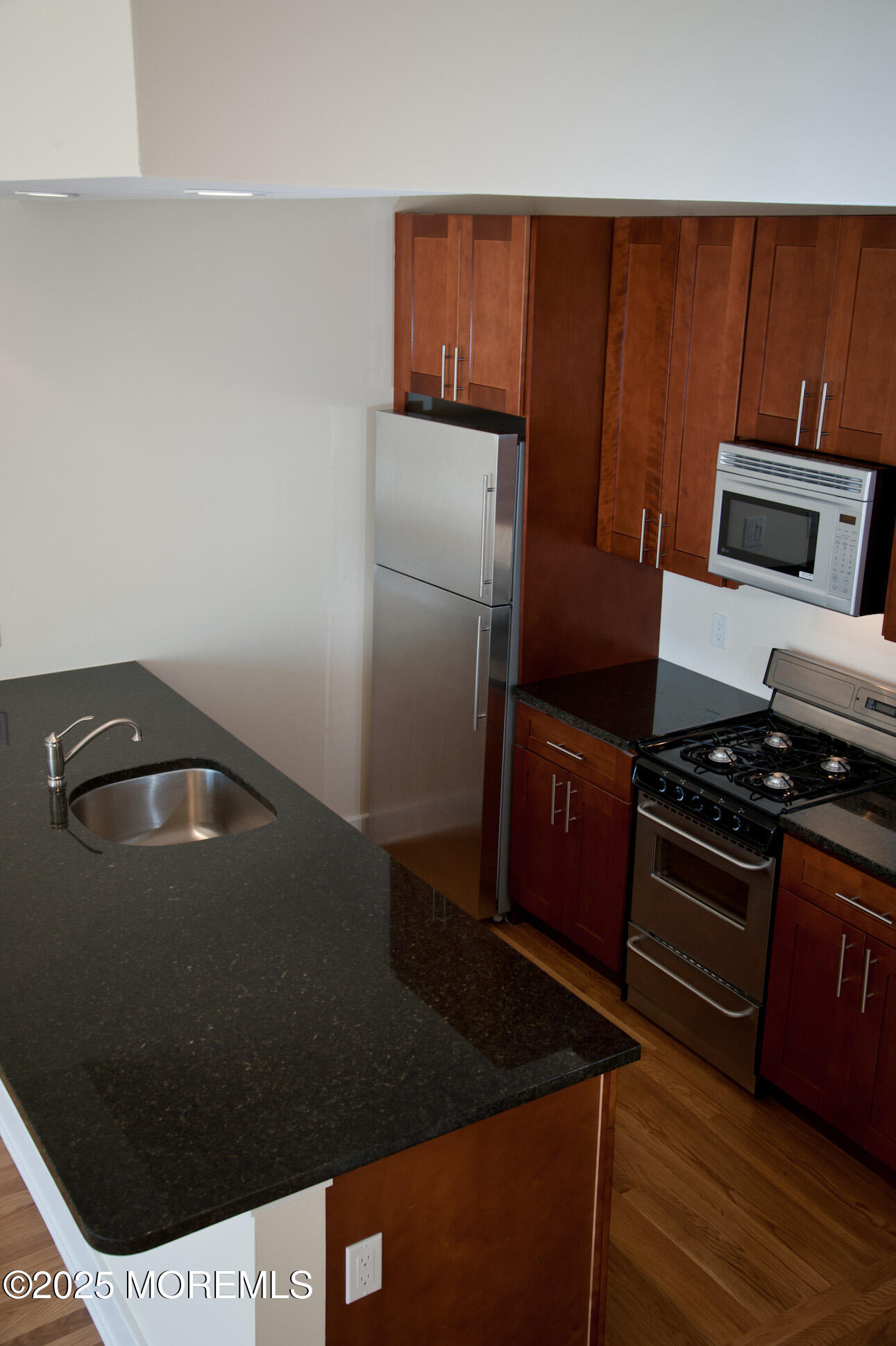 550 Cookman Avenue 221