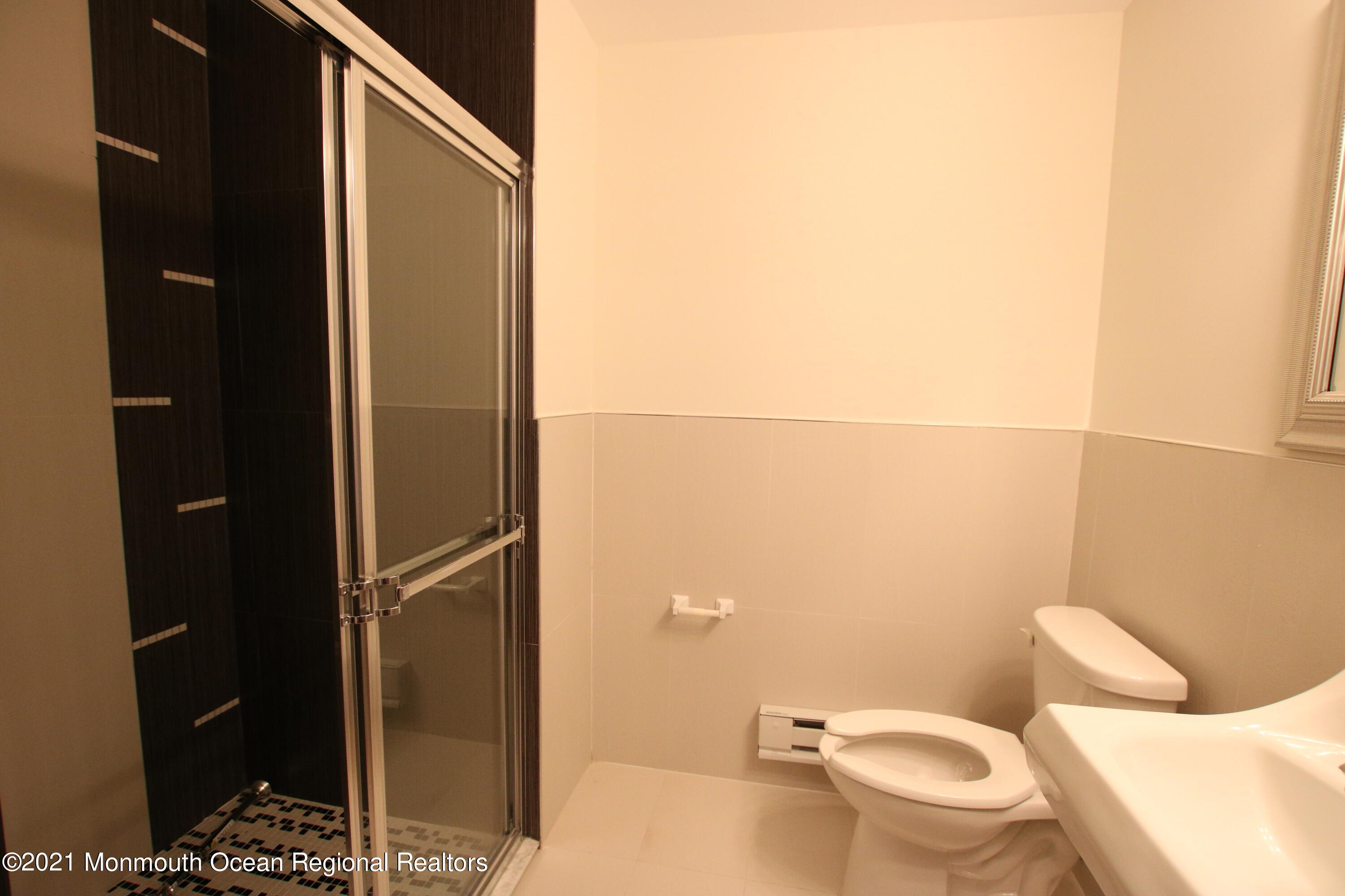 1003 Bond Street 2