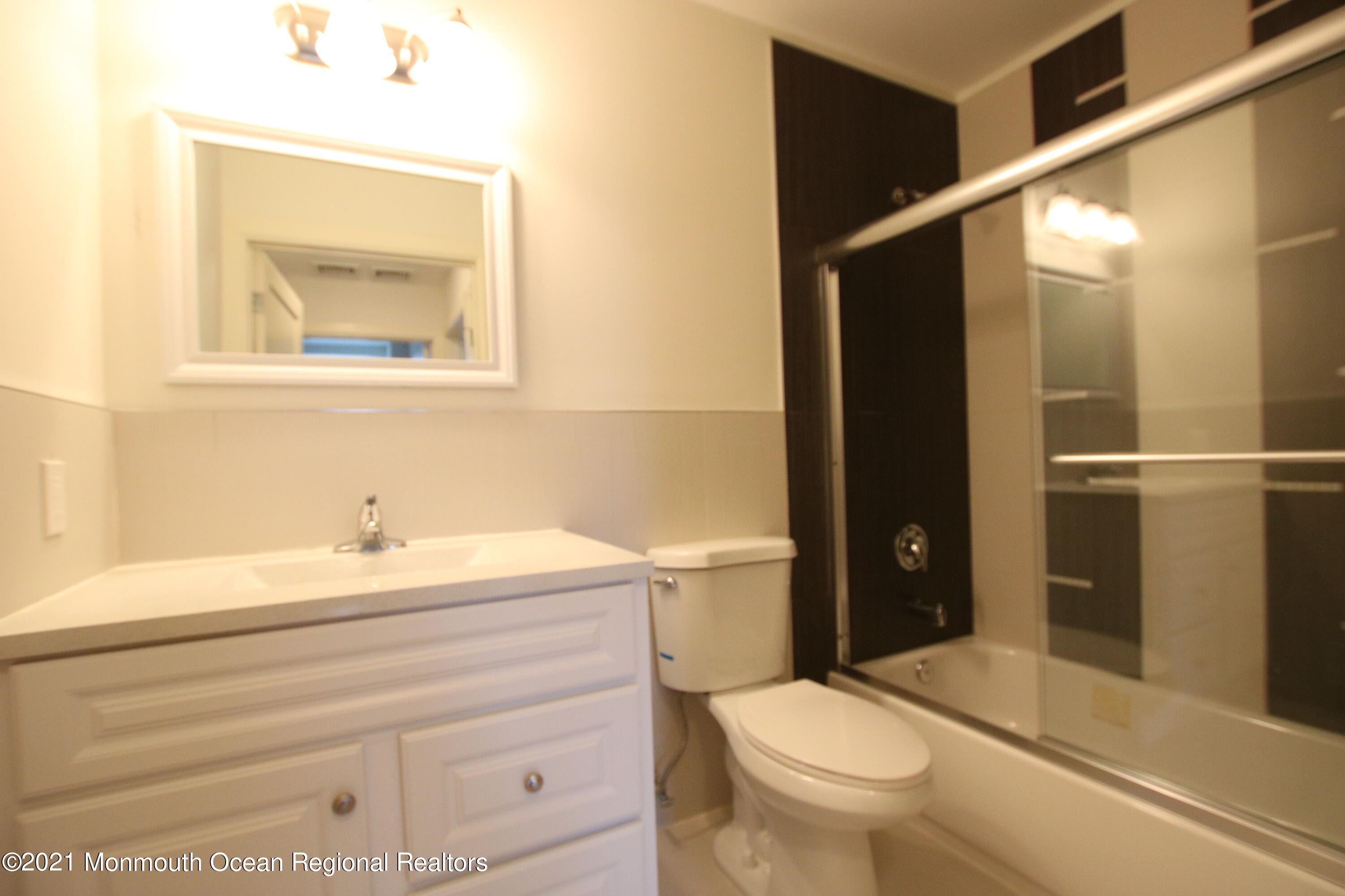 1003 Bond Street 2