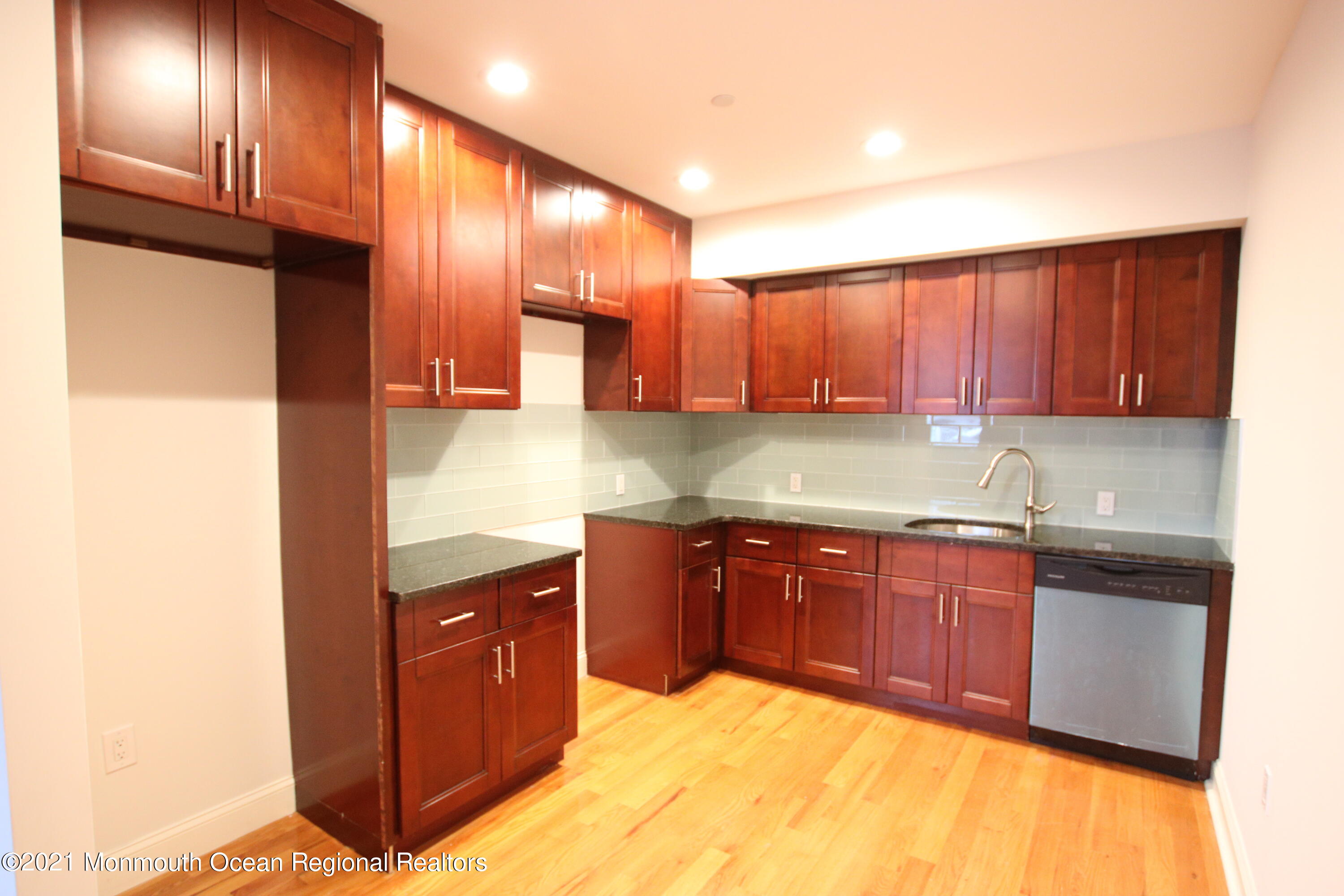 1003 Bond Street 2