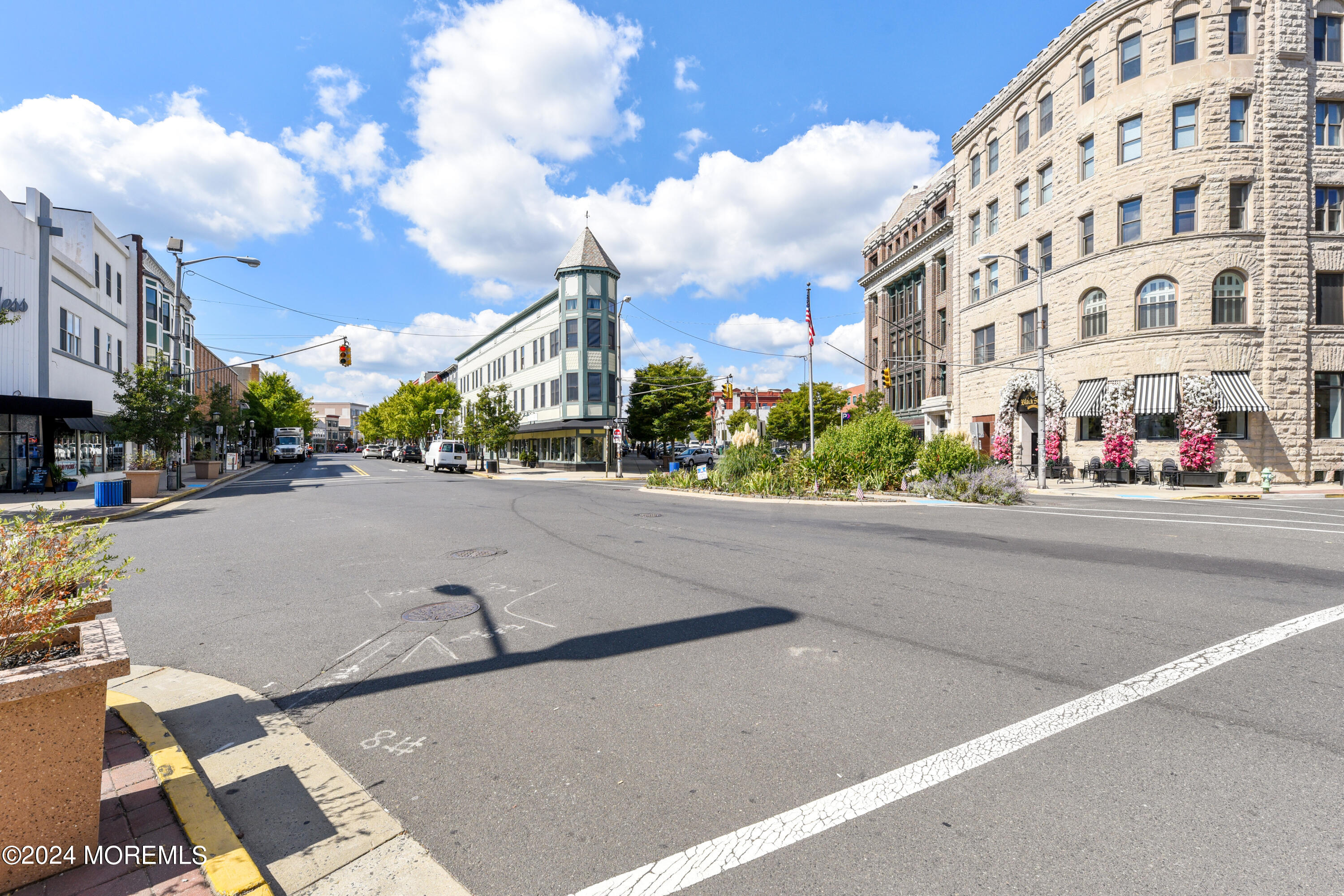716 Cookman Avenue, 201