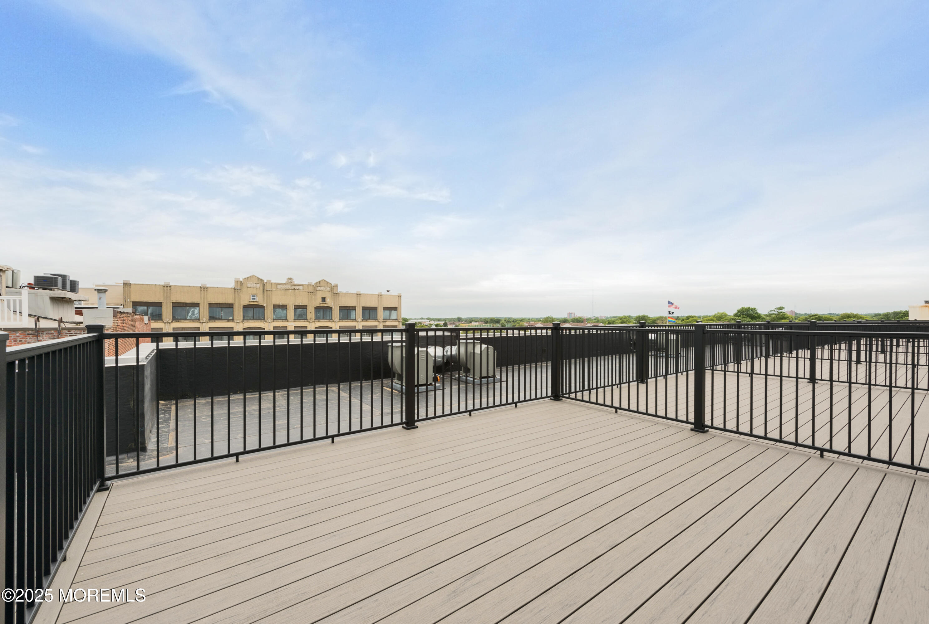 700 Bangs Avenue 409