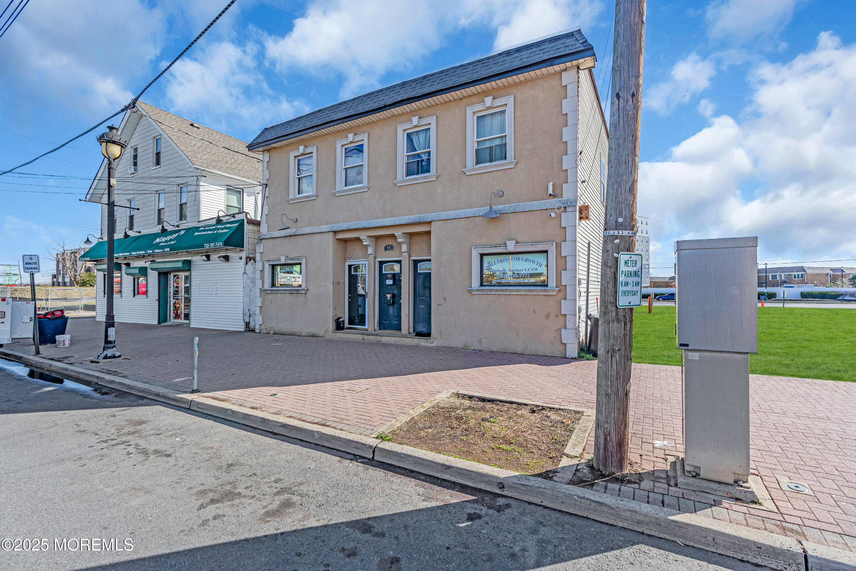 40 Carr Avenue, D