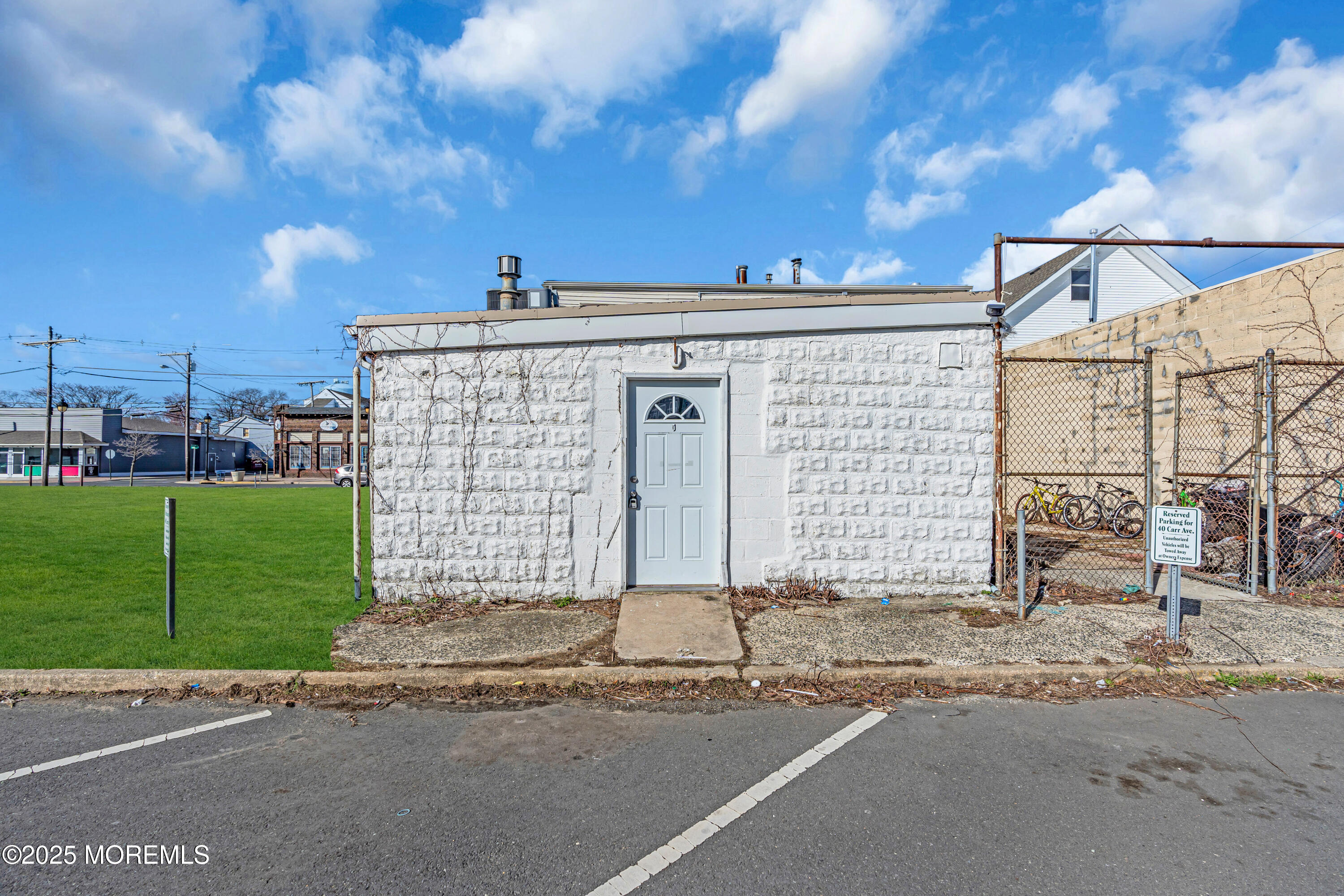 40 Carr Avenue, D