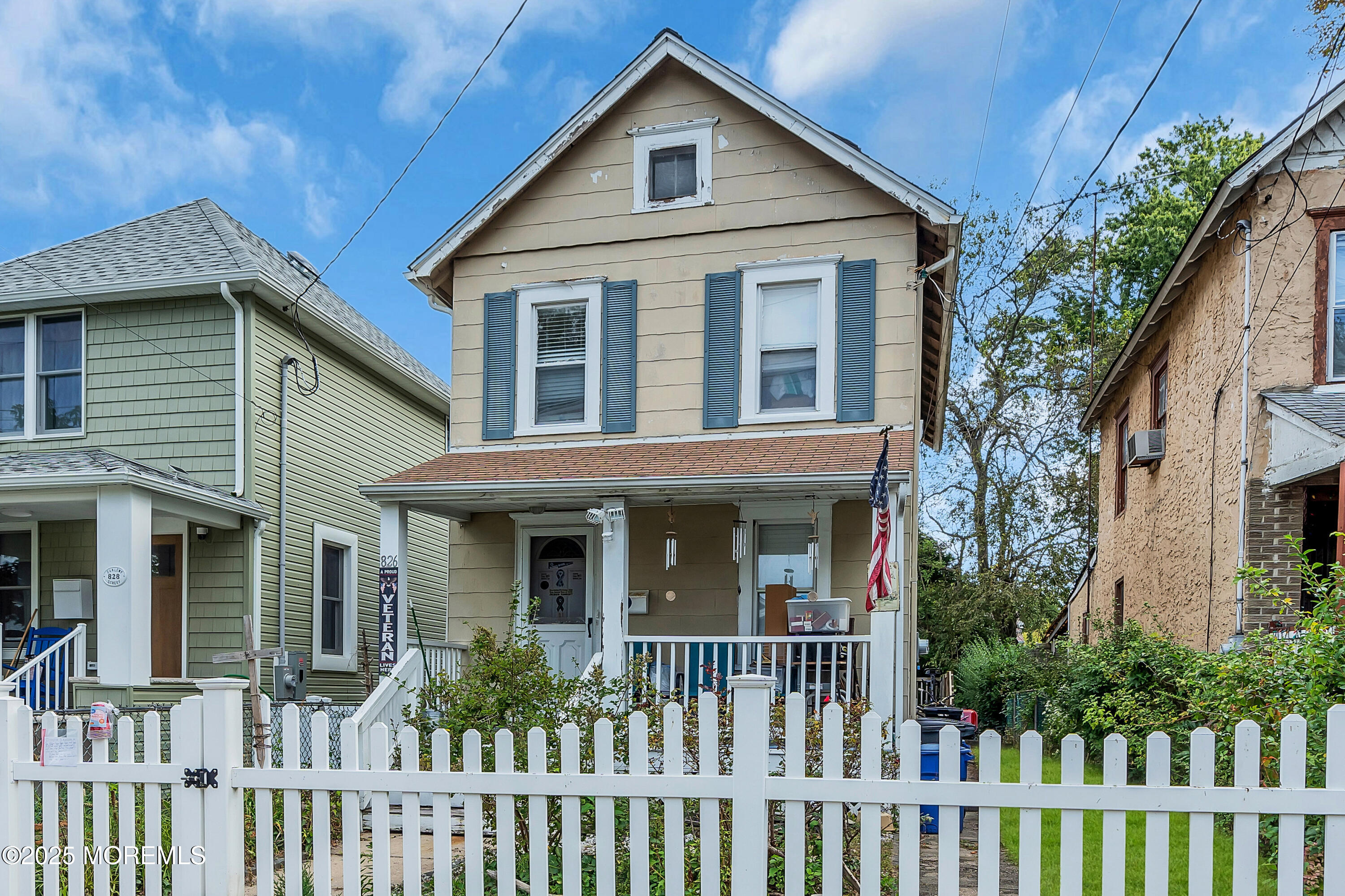 826 Dunlewy Street