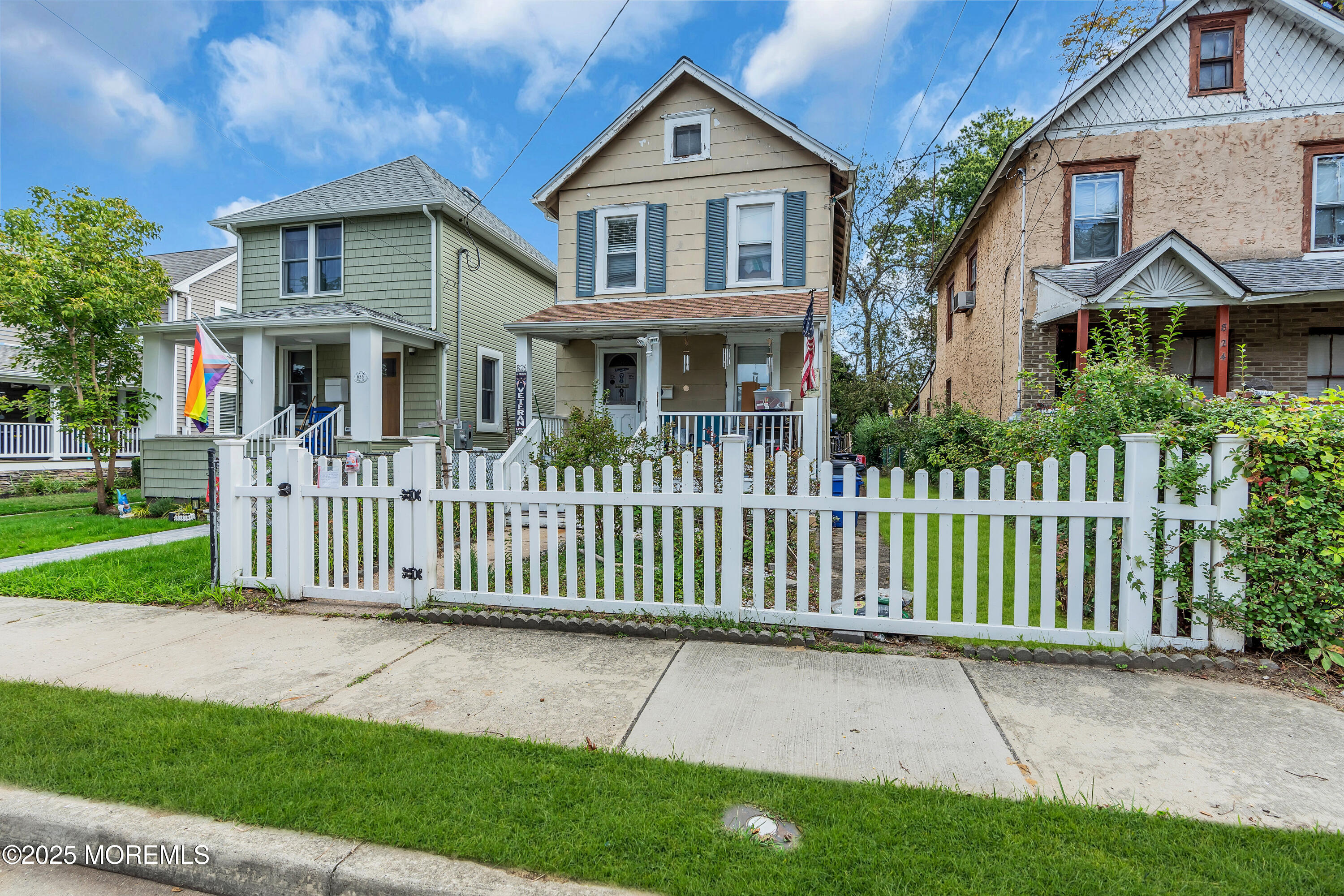 826 Dunlewy Street