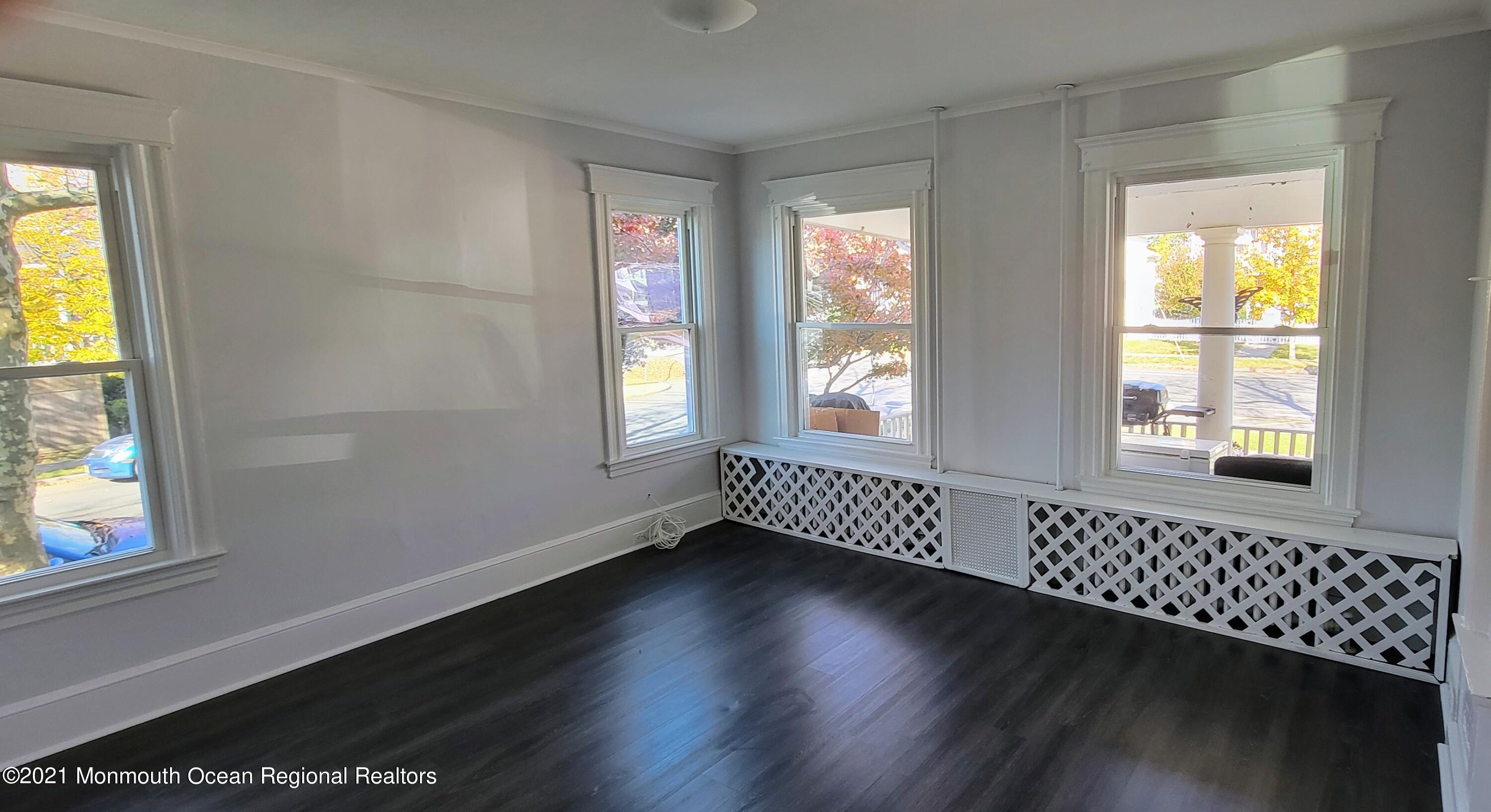 914 5th Avenue, 1