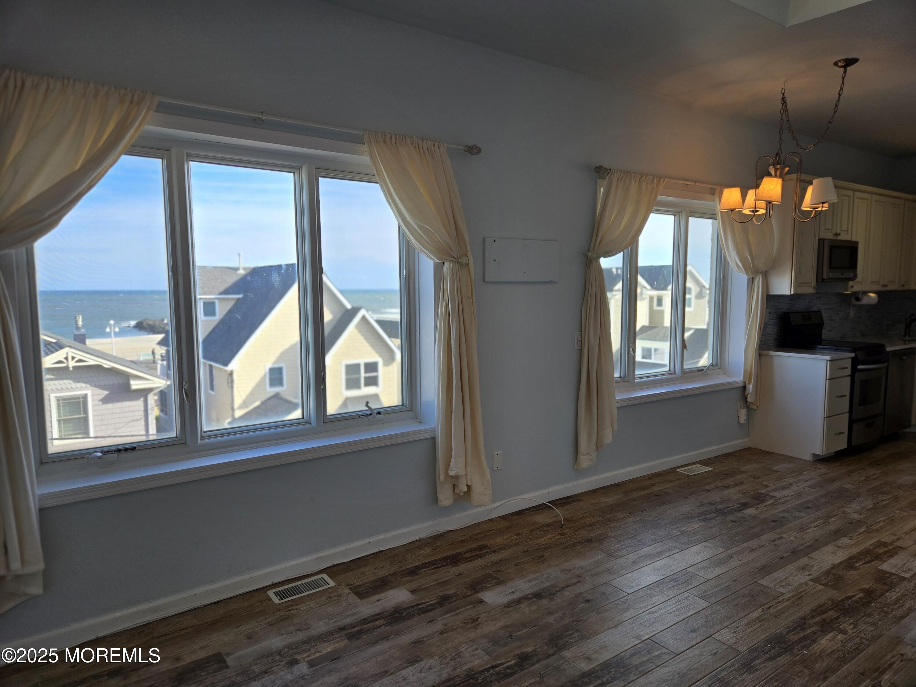 15 Garfield Avenue 404, Avon-by-the-sea Unit: 404