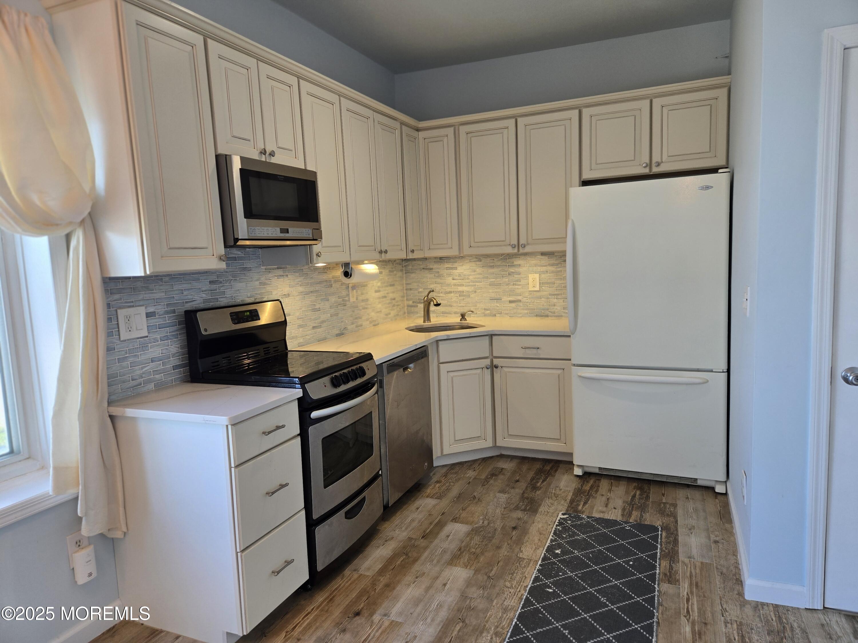15 Garfield Avenue 404, Avon-by-the-sea Unit: 404