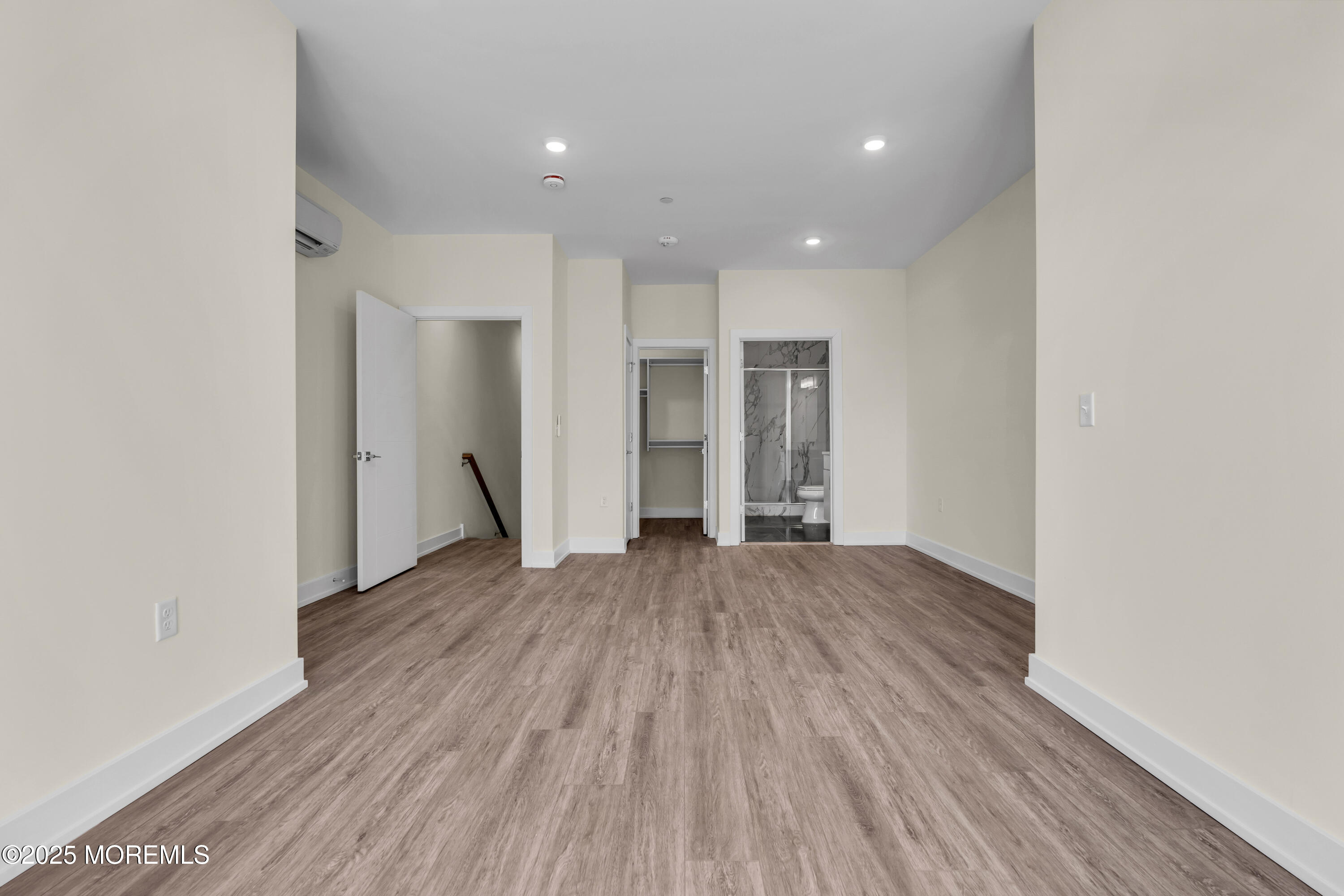 19 Carr Avenue 210