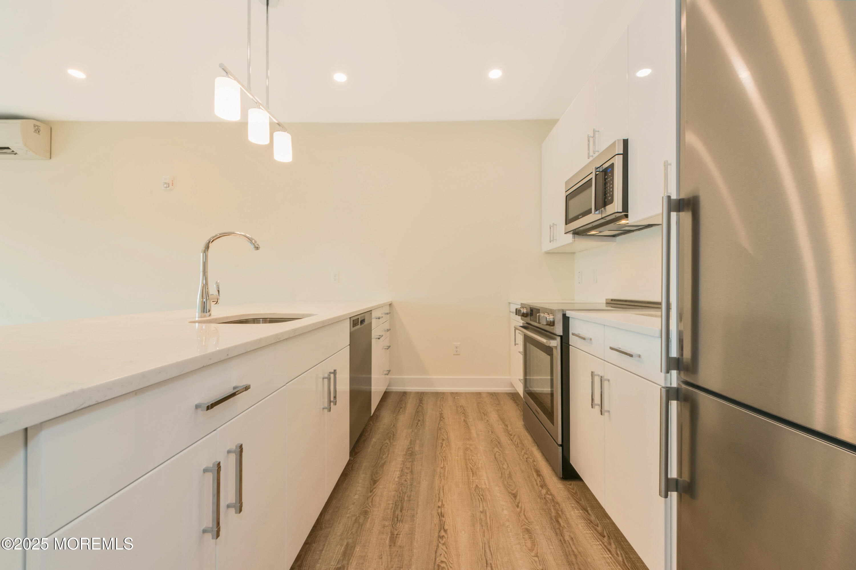 700 Bangs Avenue 402