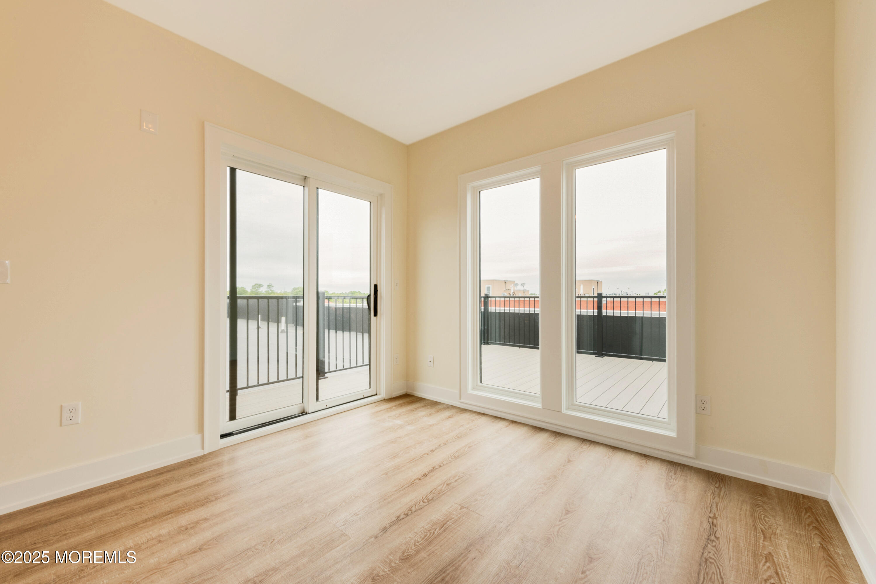 700 Bangs Avenue 402