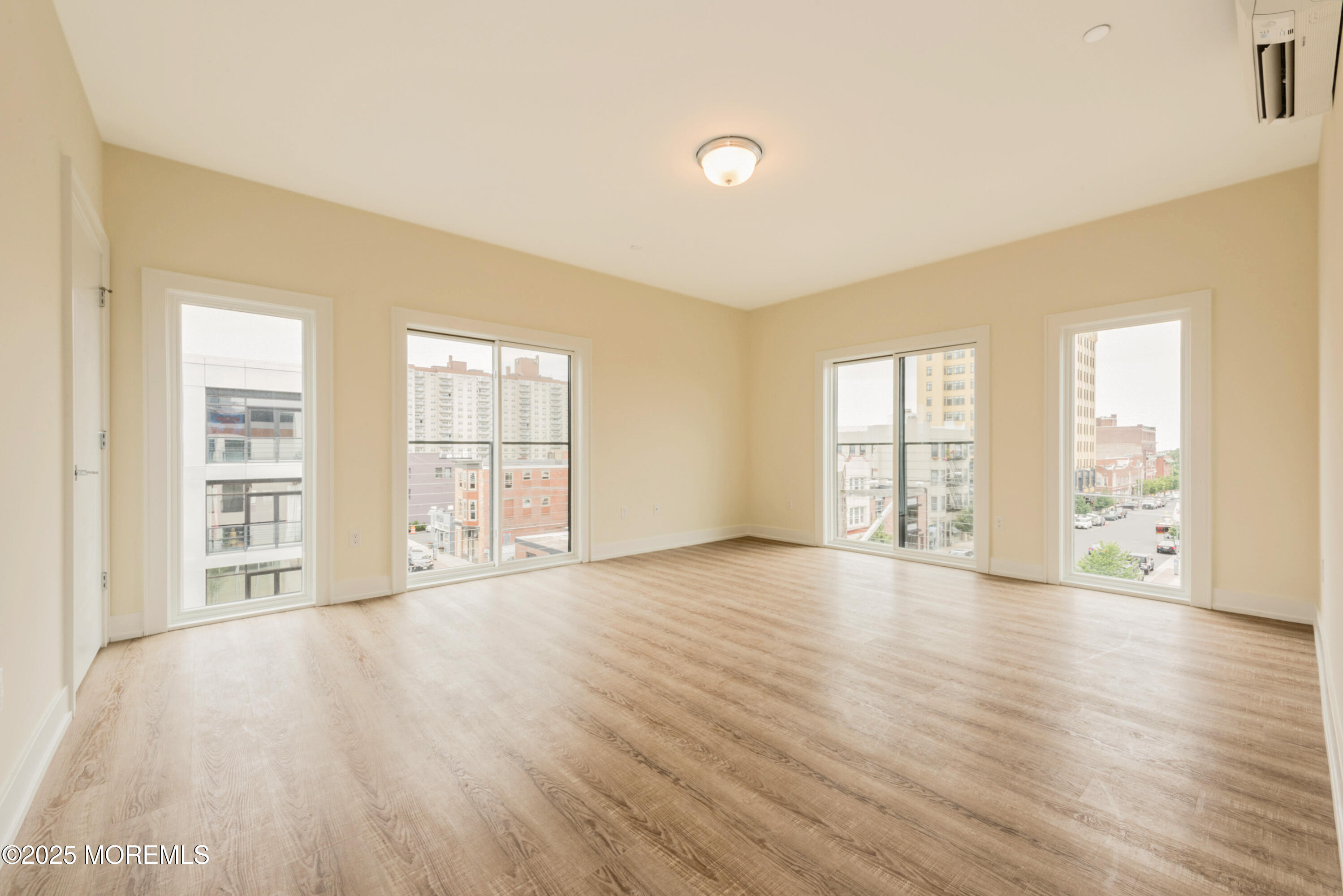 700 Bangs Avenue 402