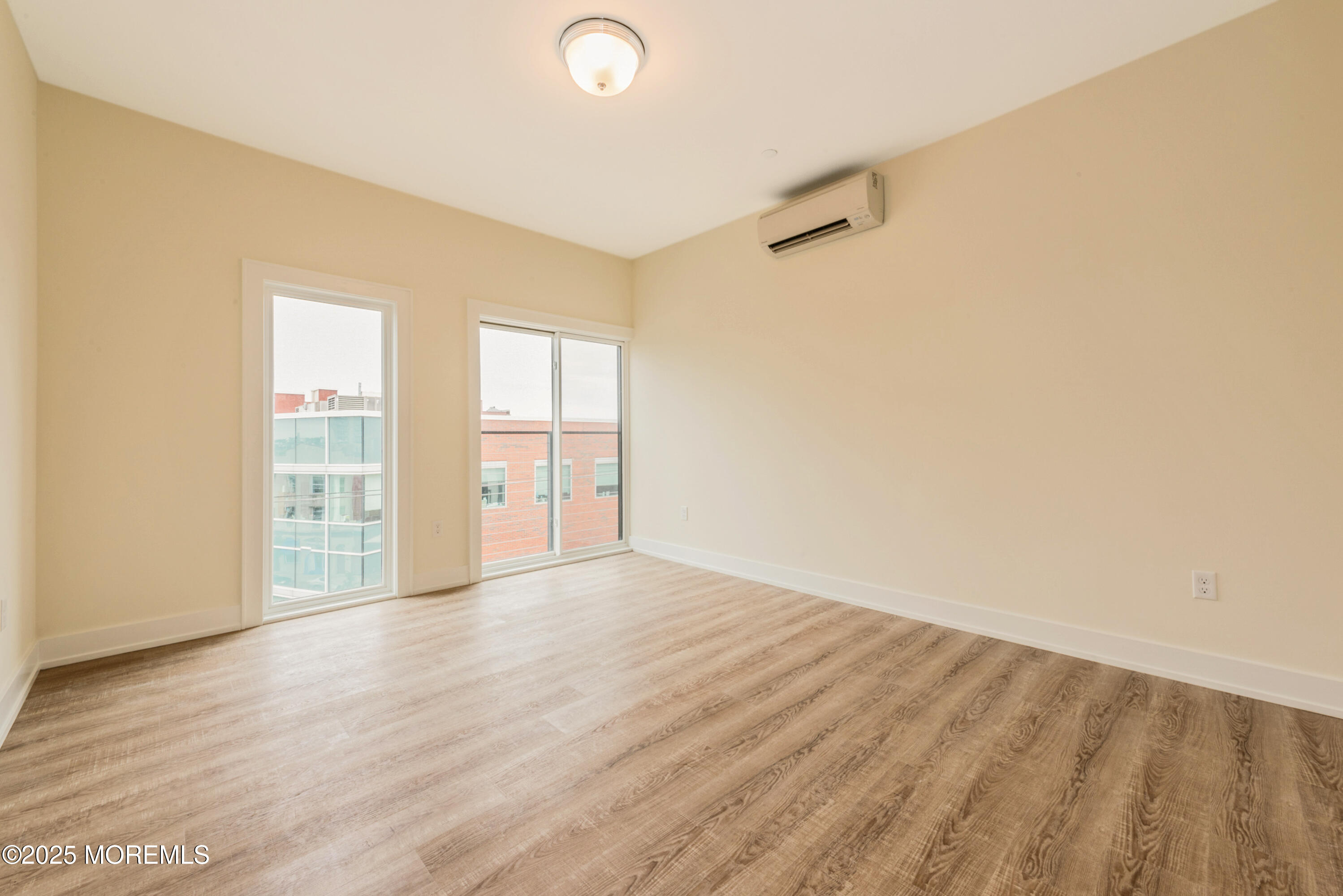 700 Bangs Avenue 402