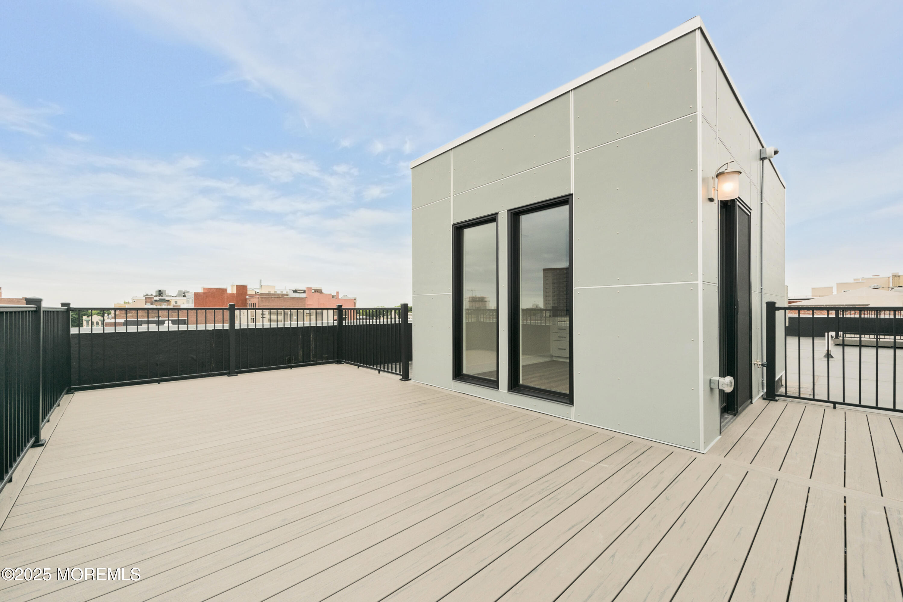 700 Bangs Avenue 402