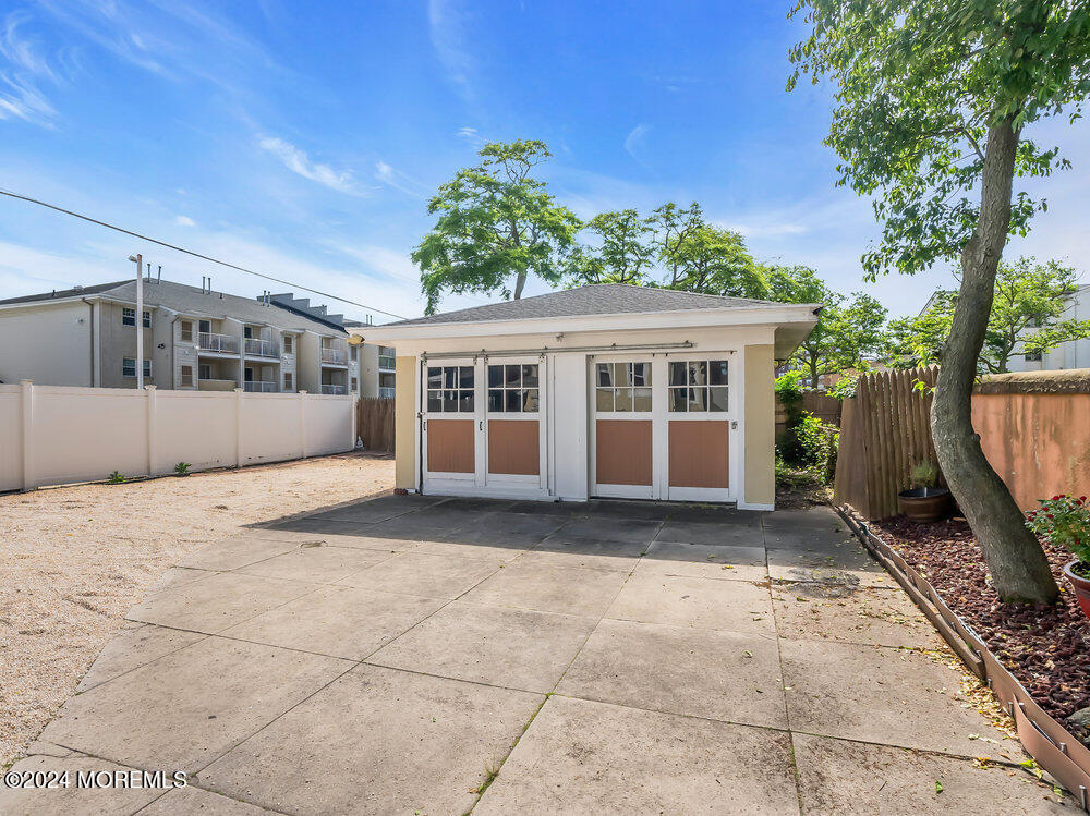 1406 Park Avenue