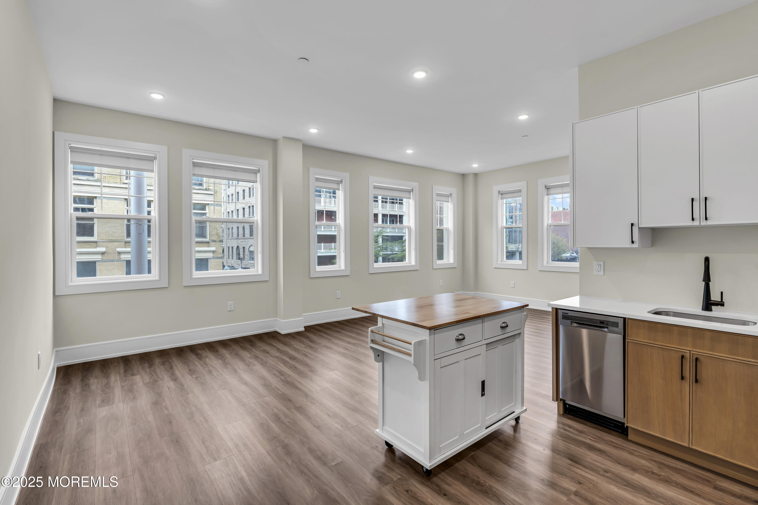 527 Bangs Avenue 314