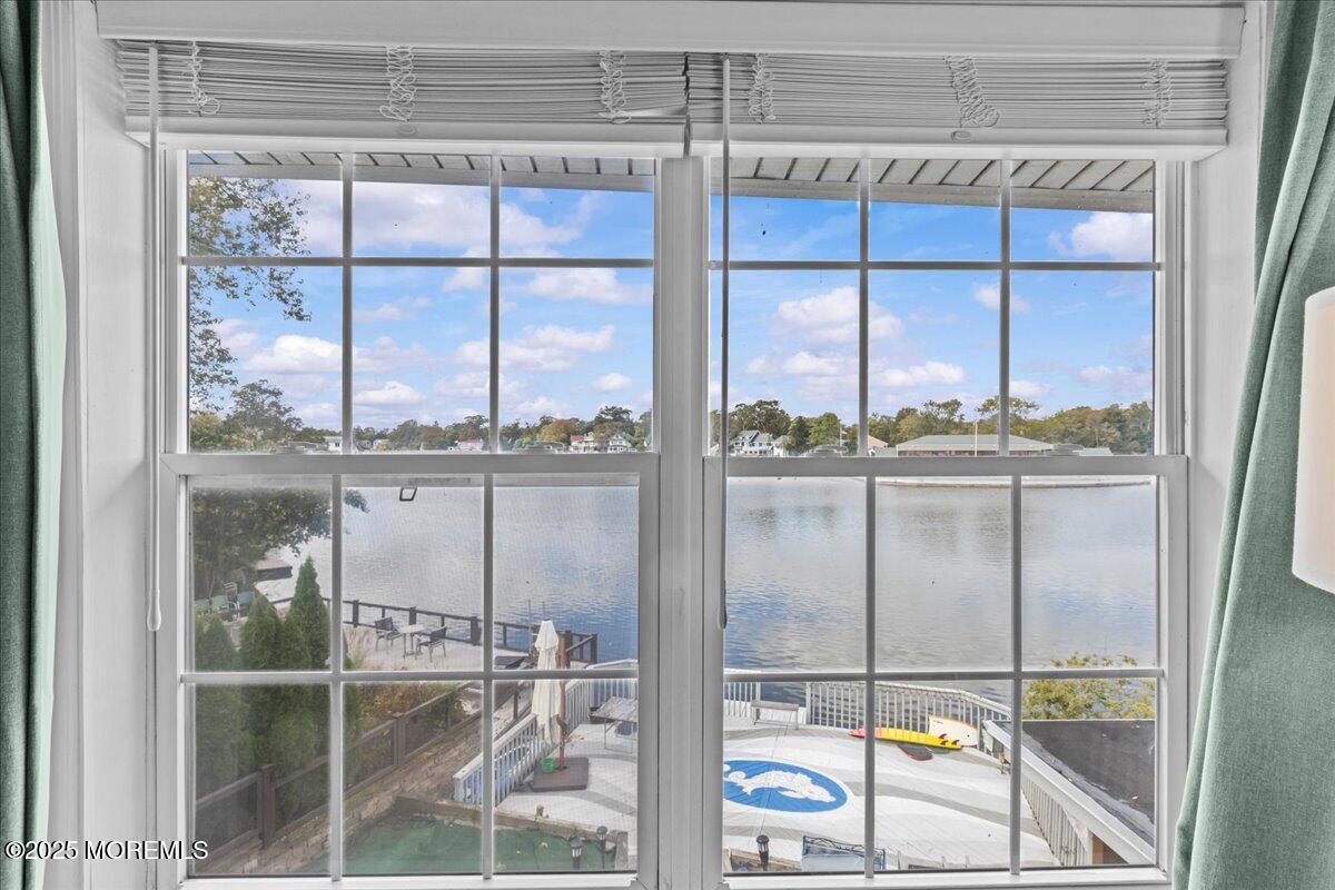 1503 Comstock Street