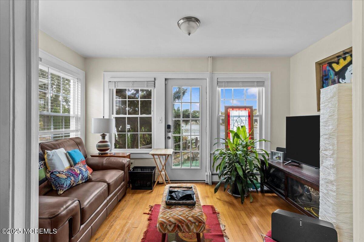 1503 Comstock Street