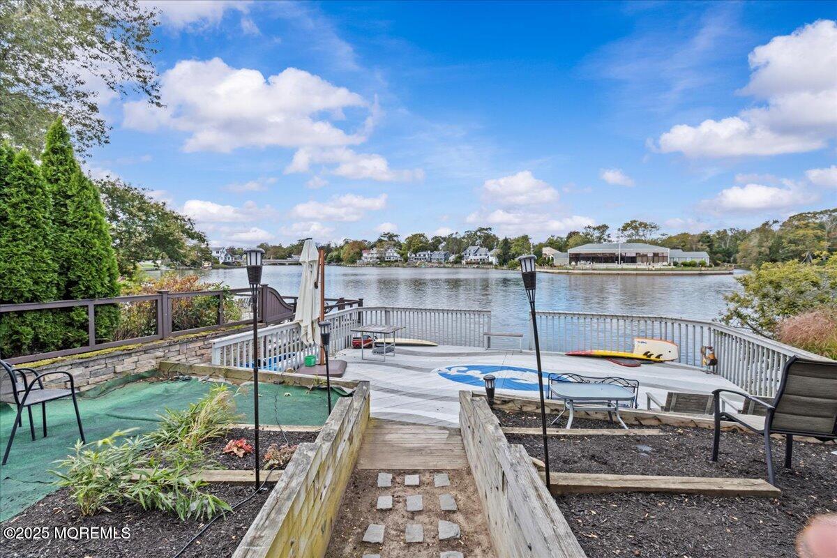 1503 Comstock Street