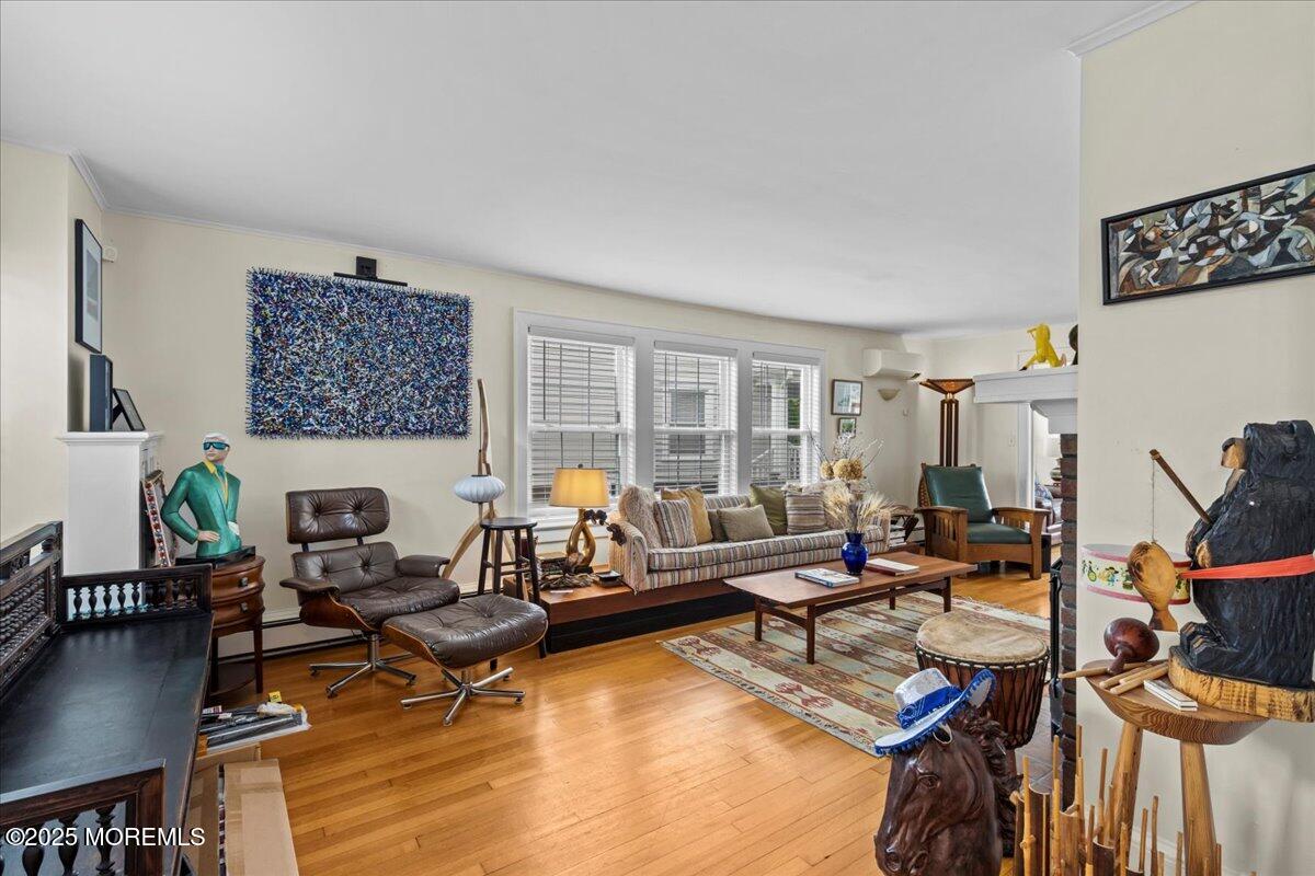 1503 Comstock Street