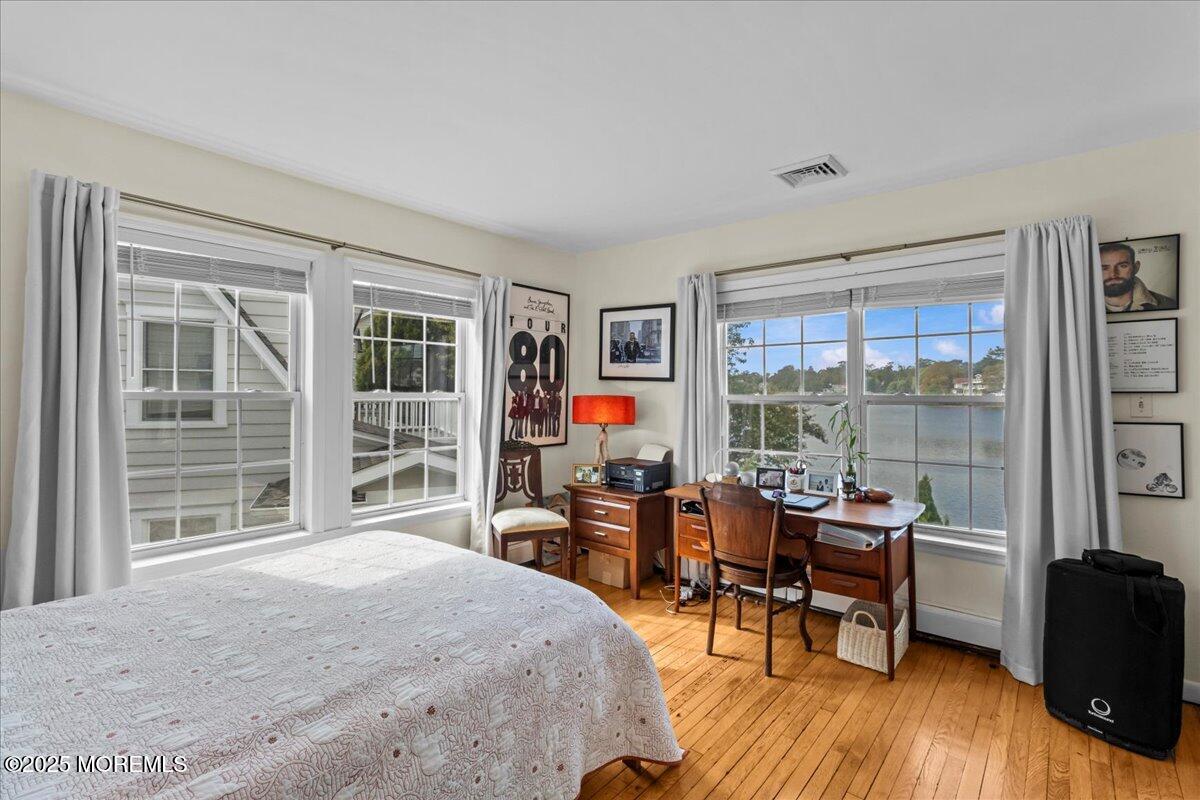 1503 Comstock Street