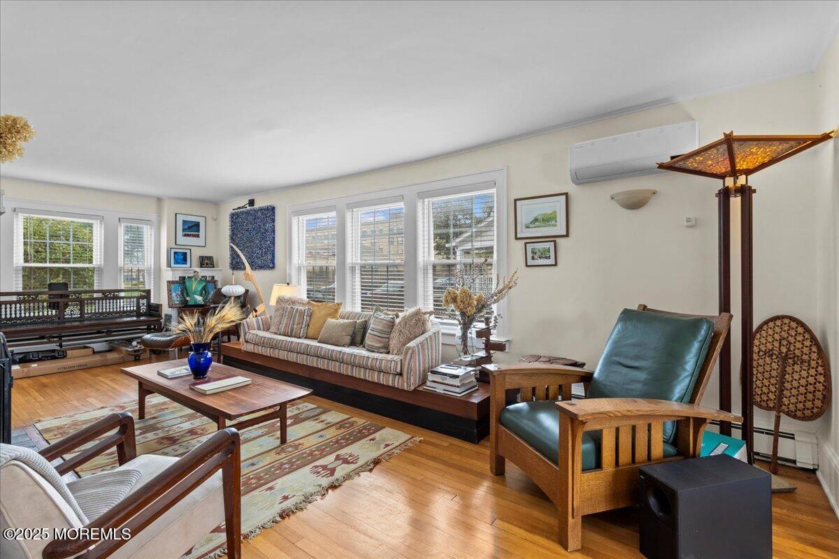 1503 Comstock Street