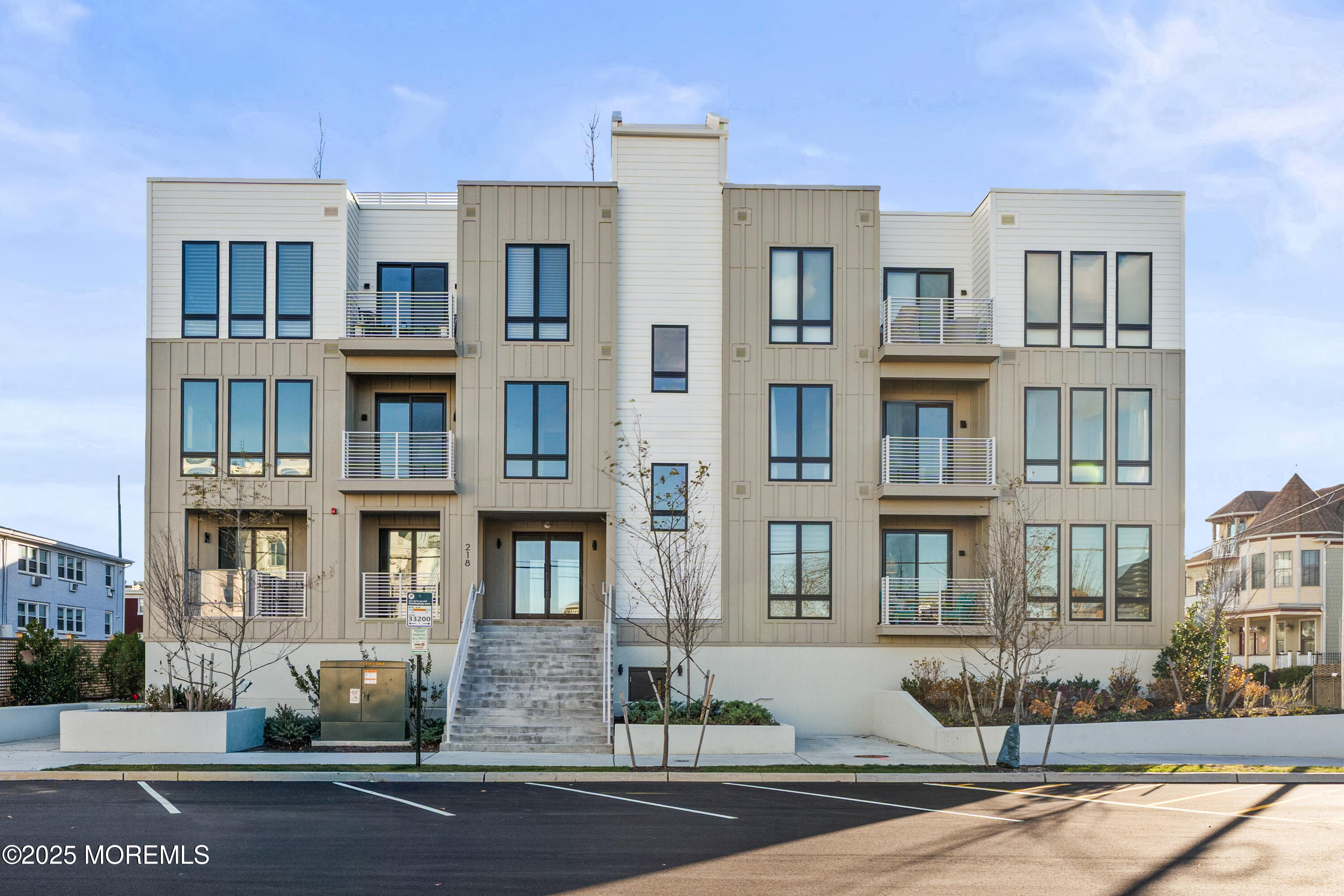 218 3rd Avenue 306