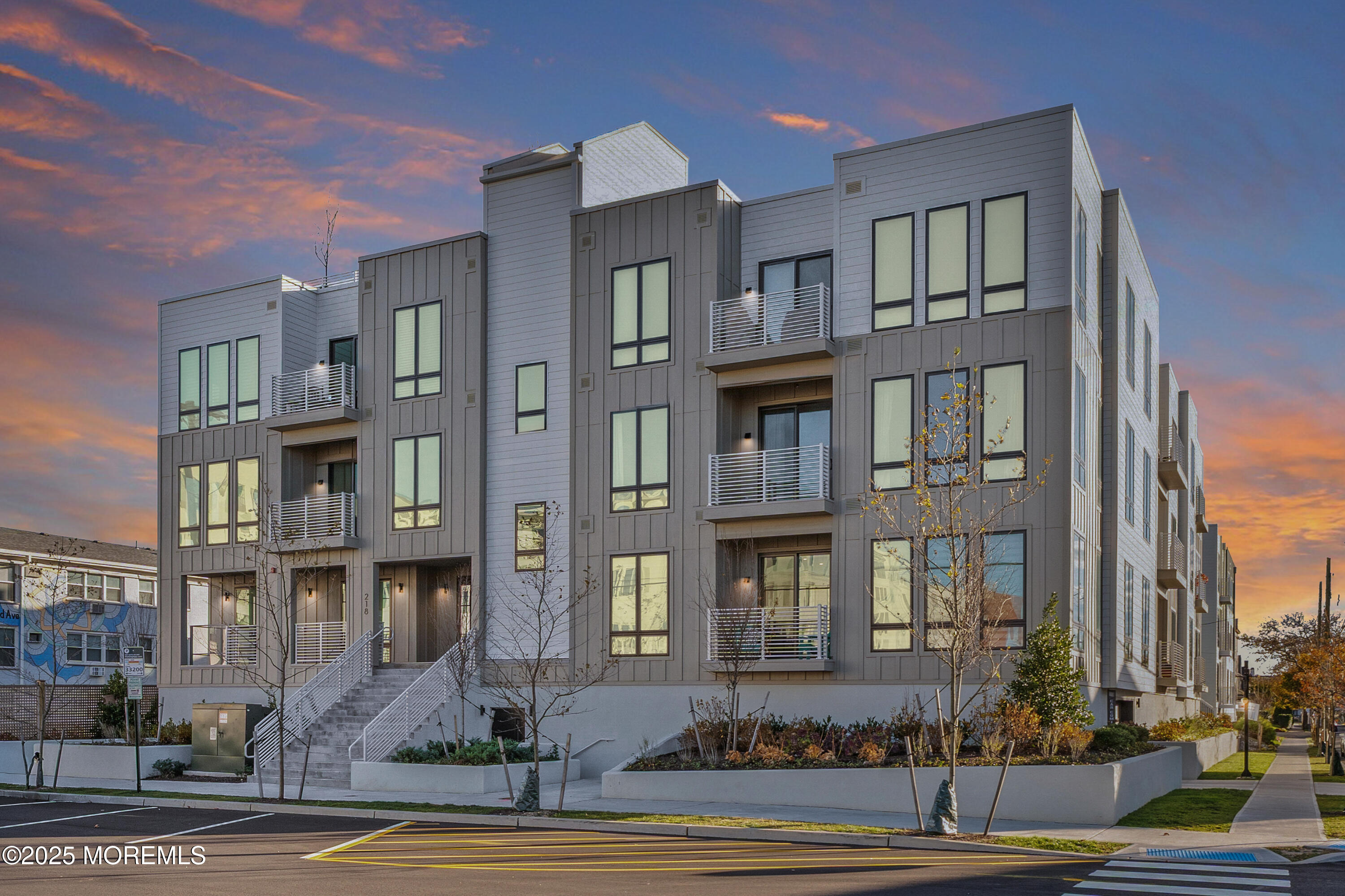 218 3rd Avenue 306