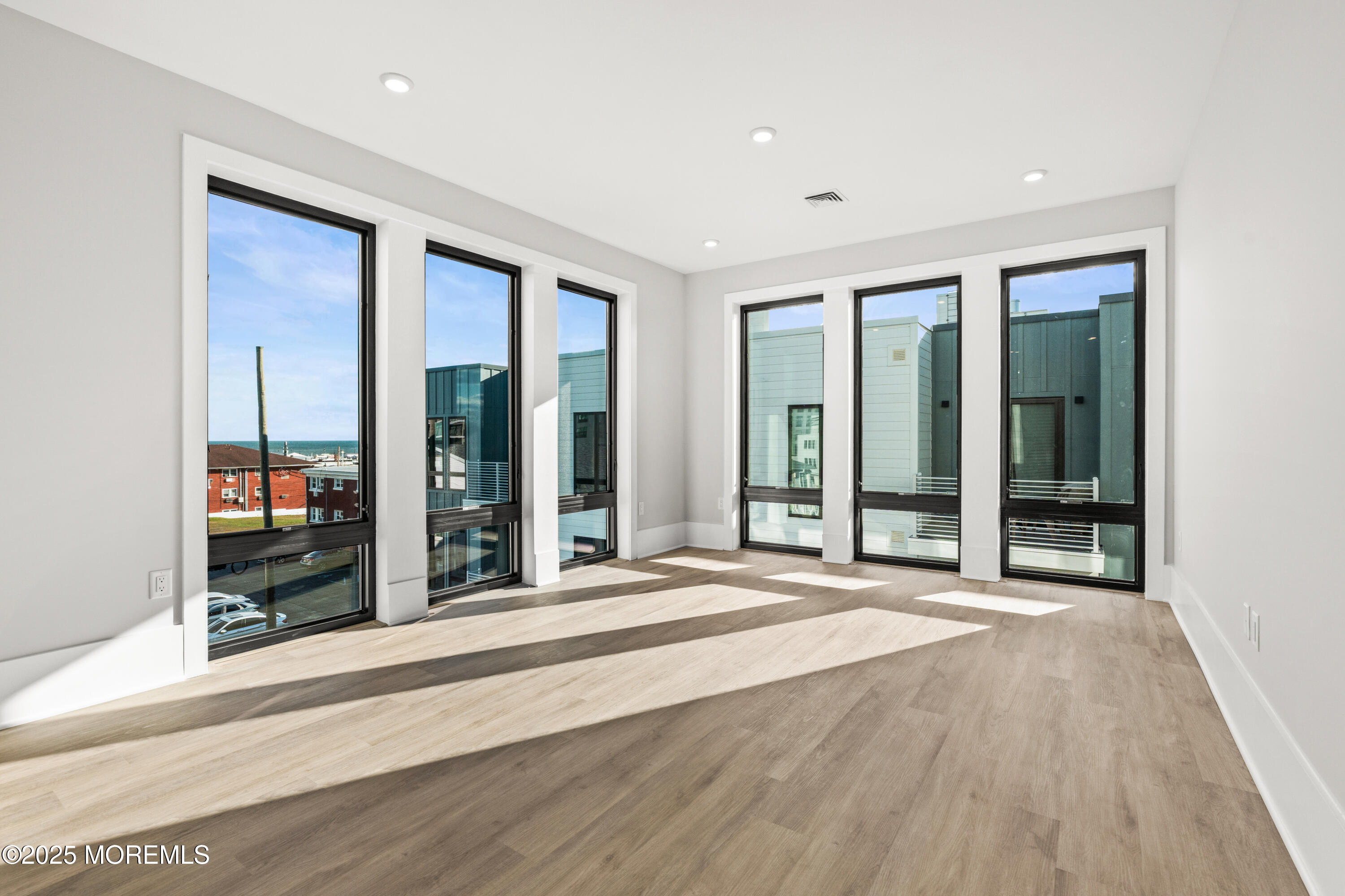 218 3rd Avenue 306