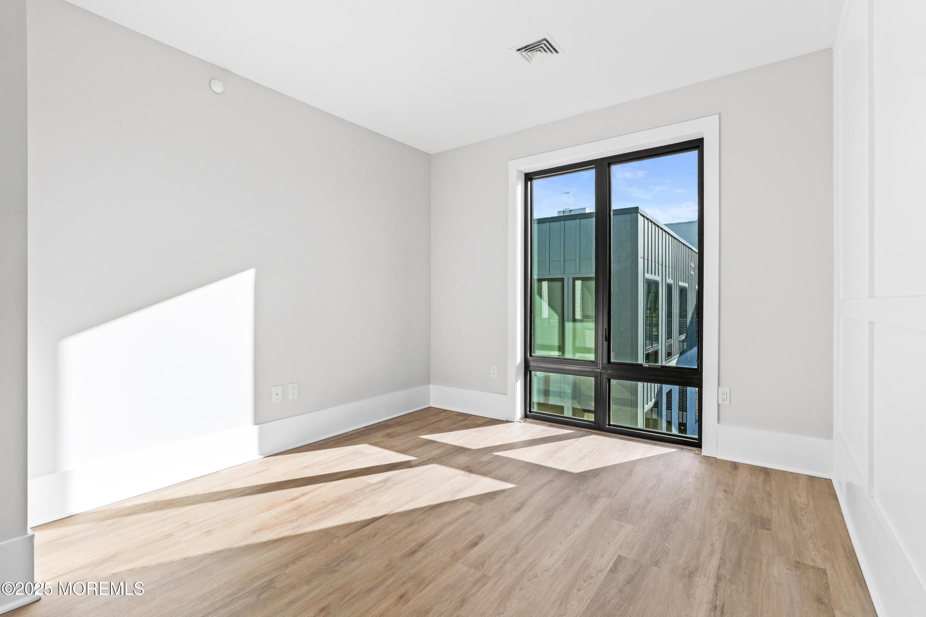 218 3rd Avenue 306