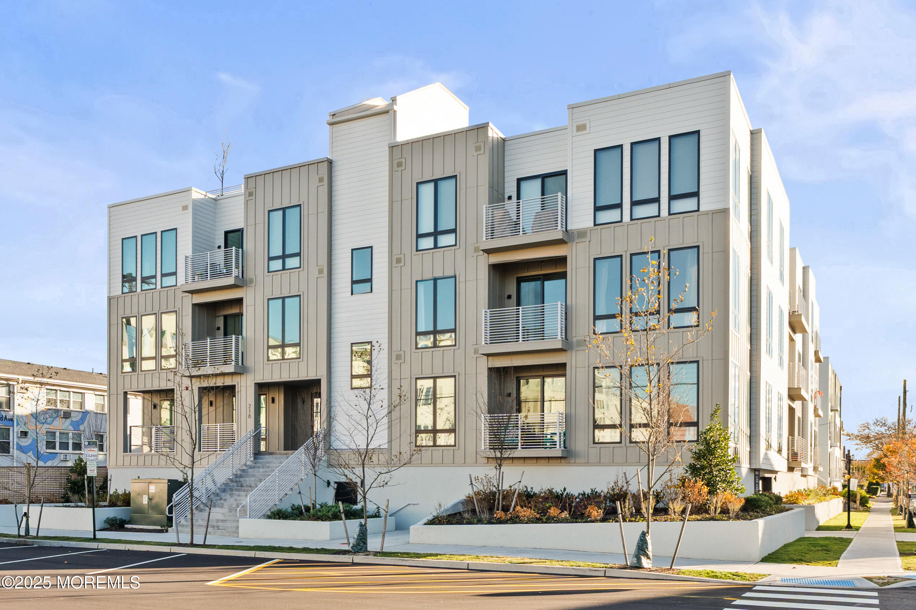 218 3rd Avenue 306
