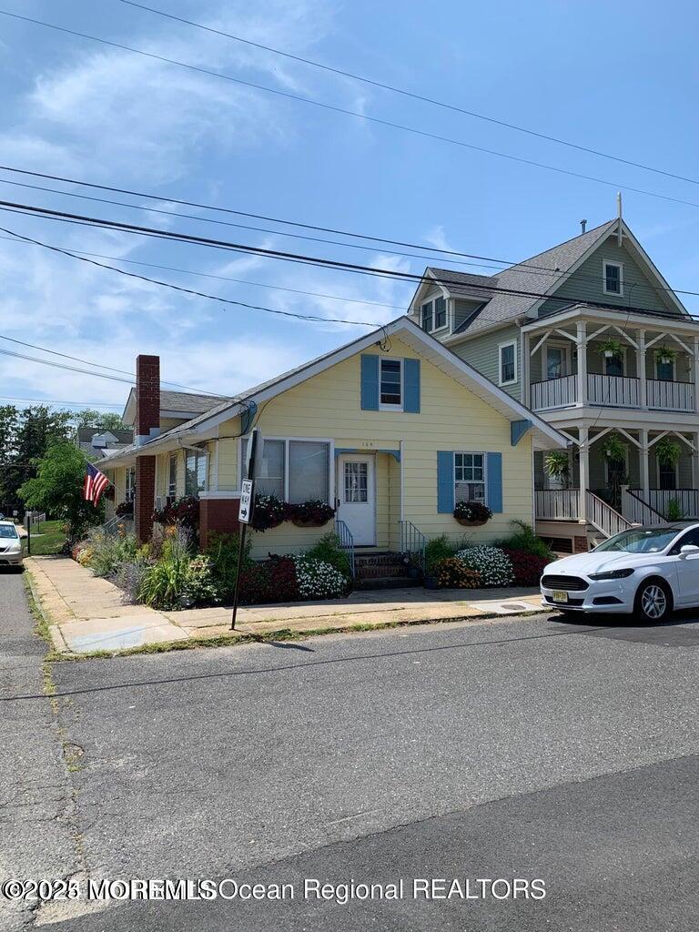 140 Franklin Avenue Front