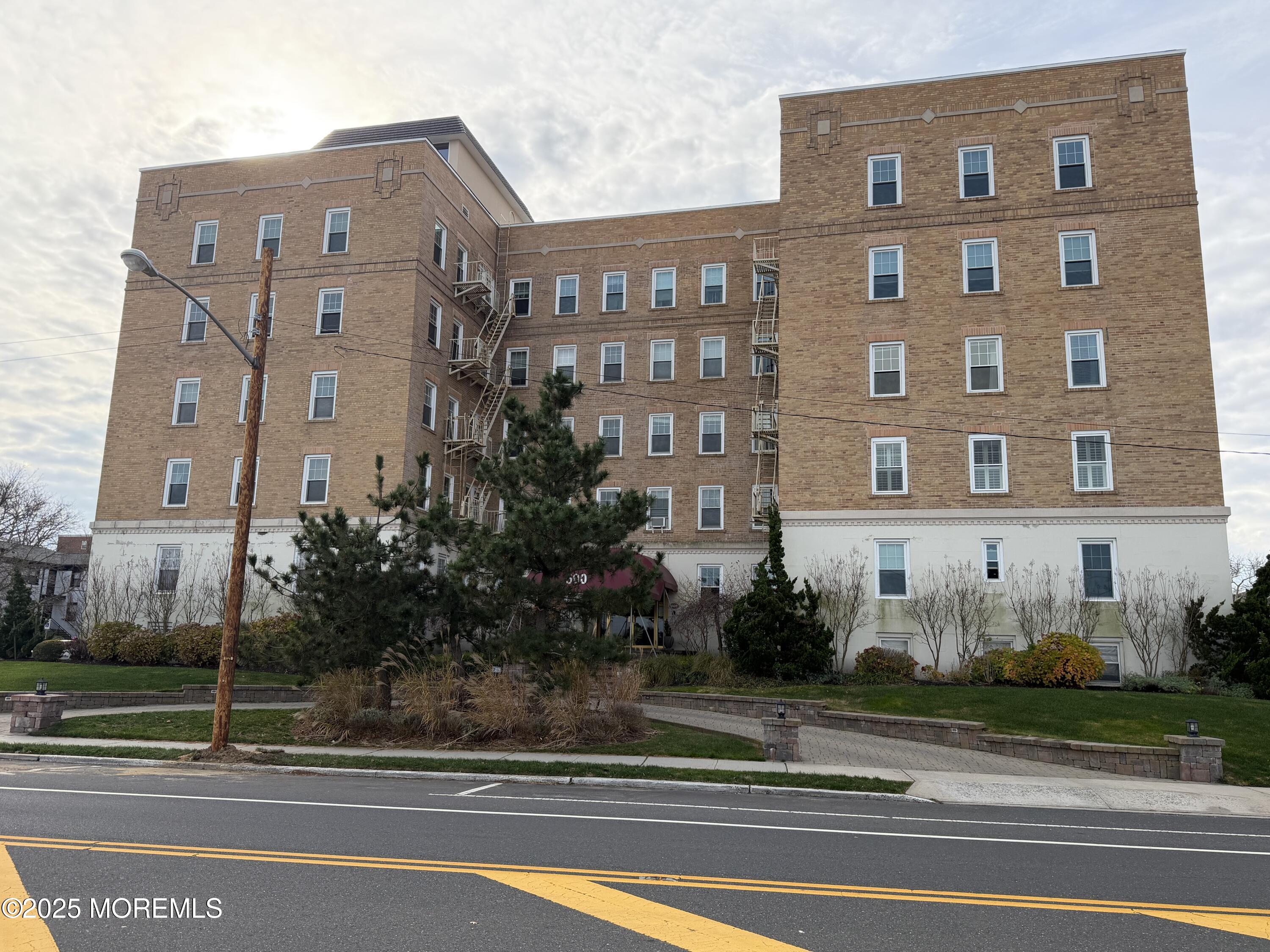 500 Deal Lake Drive 4F