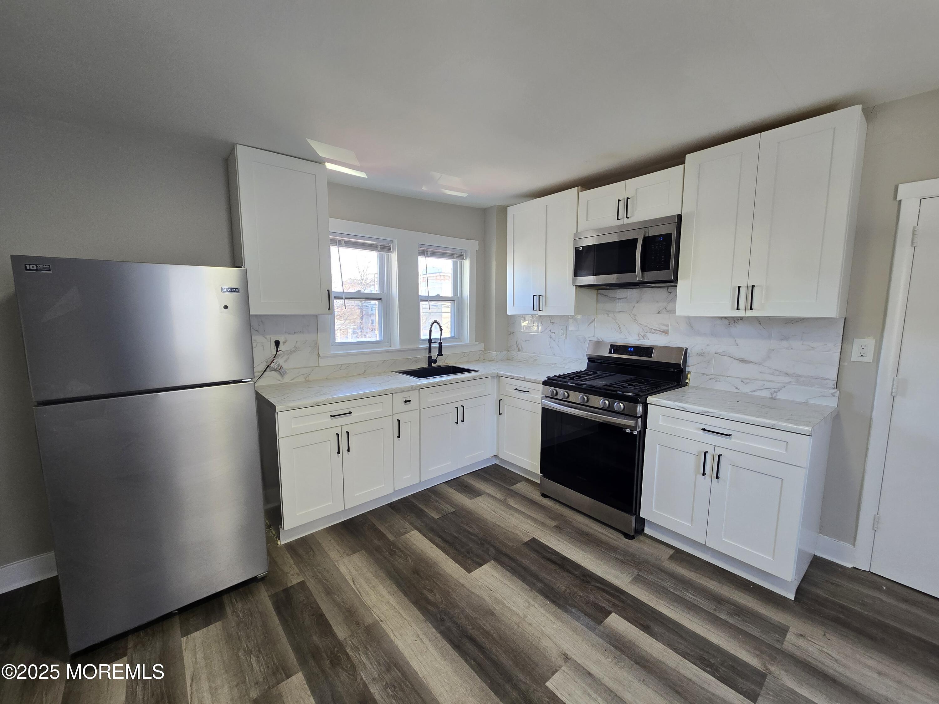 1501-1503 Bangs Avenue