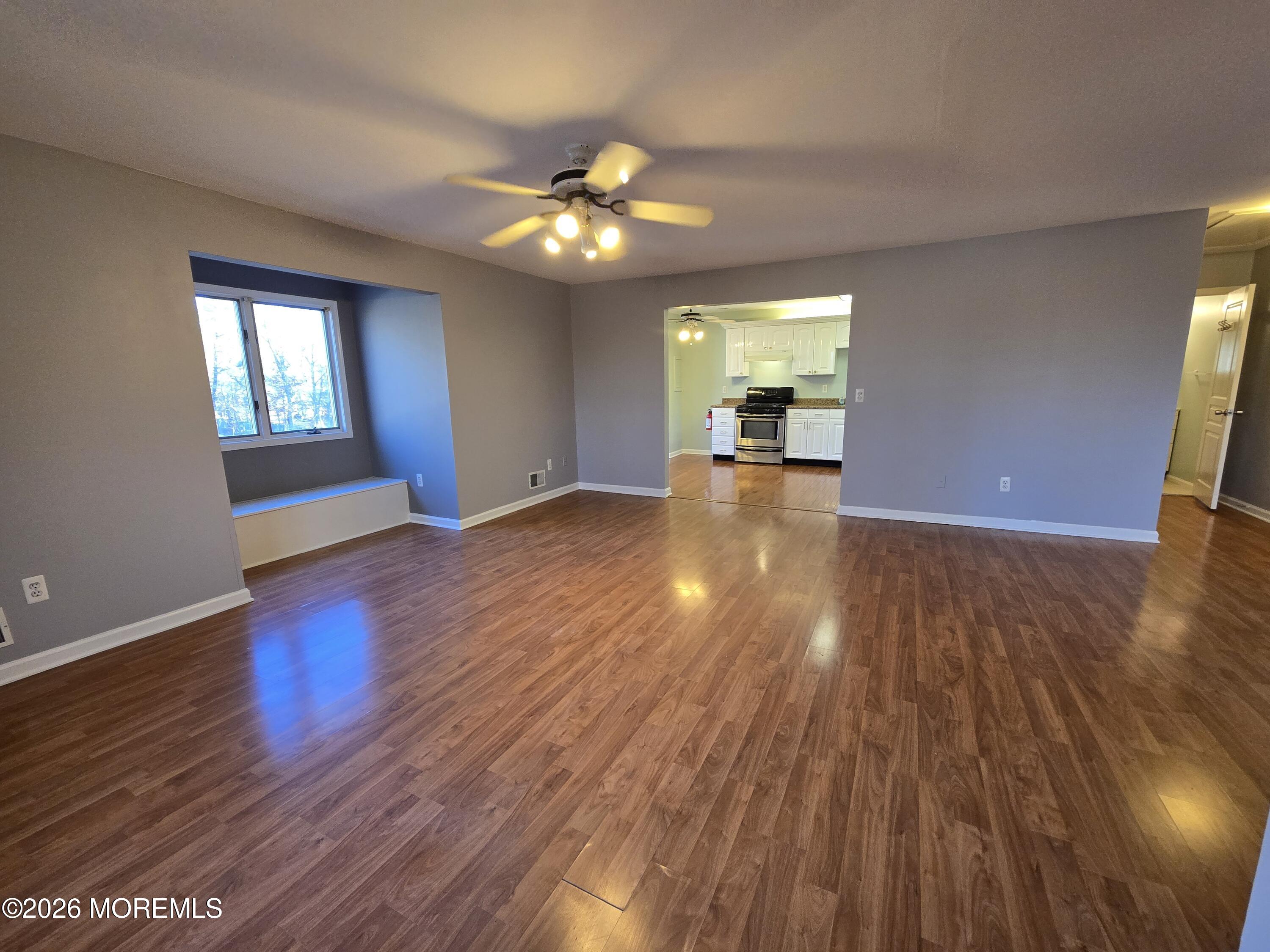 274 Easy Street Right