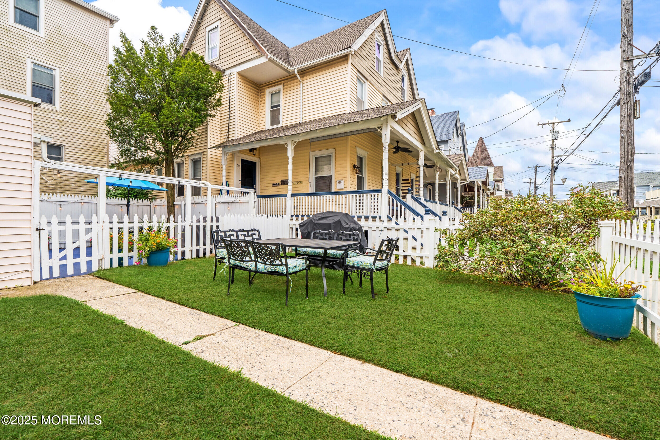 18 Abbott Avenue