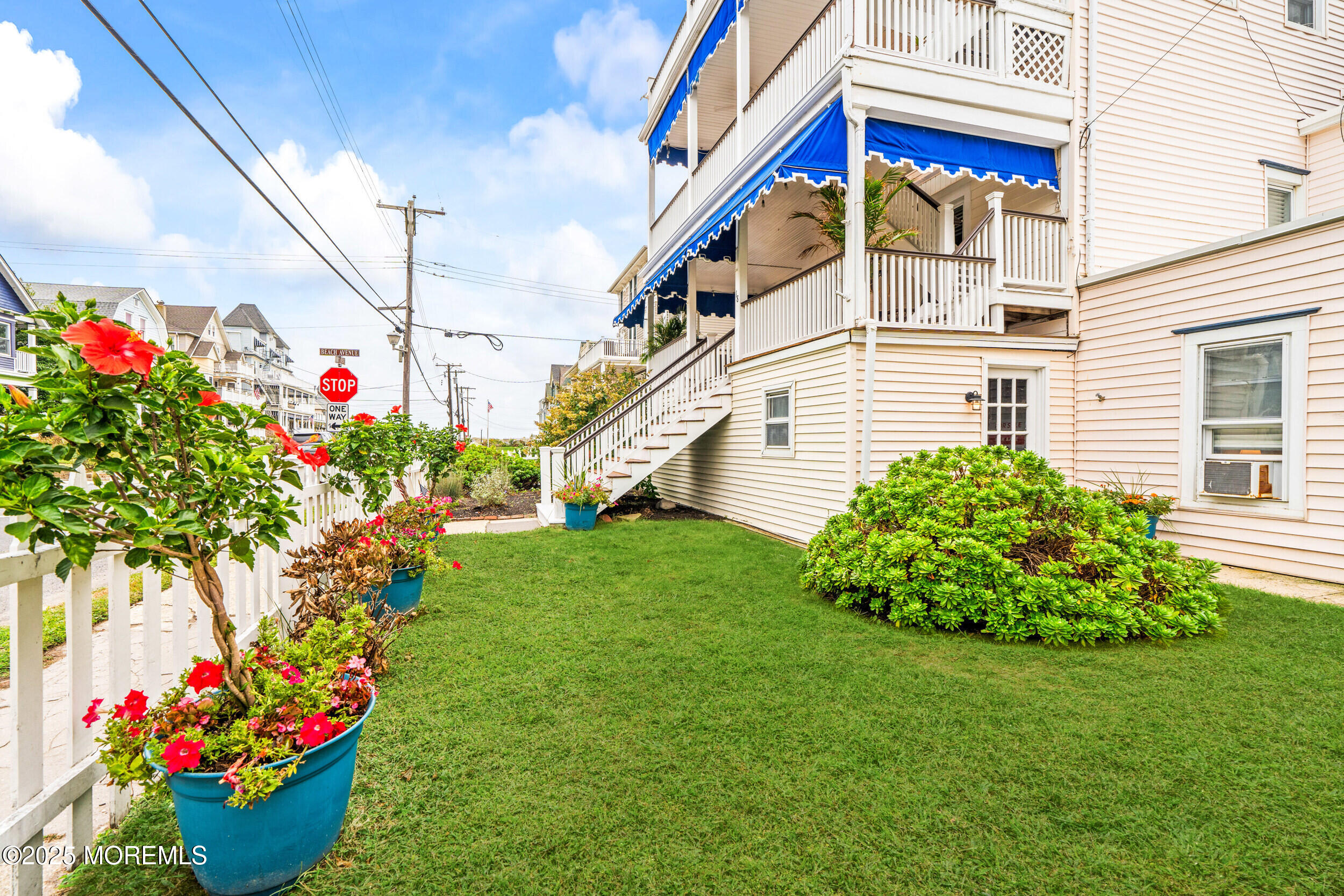 18 Abbott Avenue