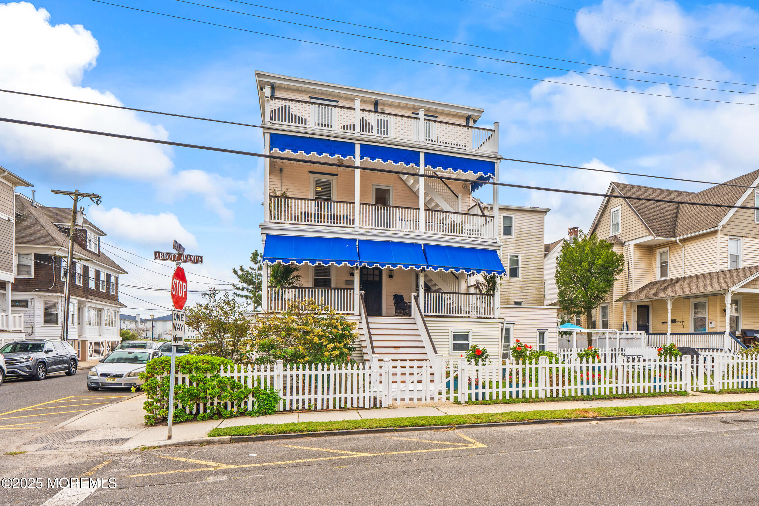 18 Abbott Avenue