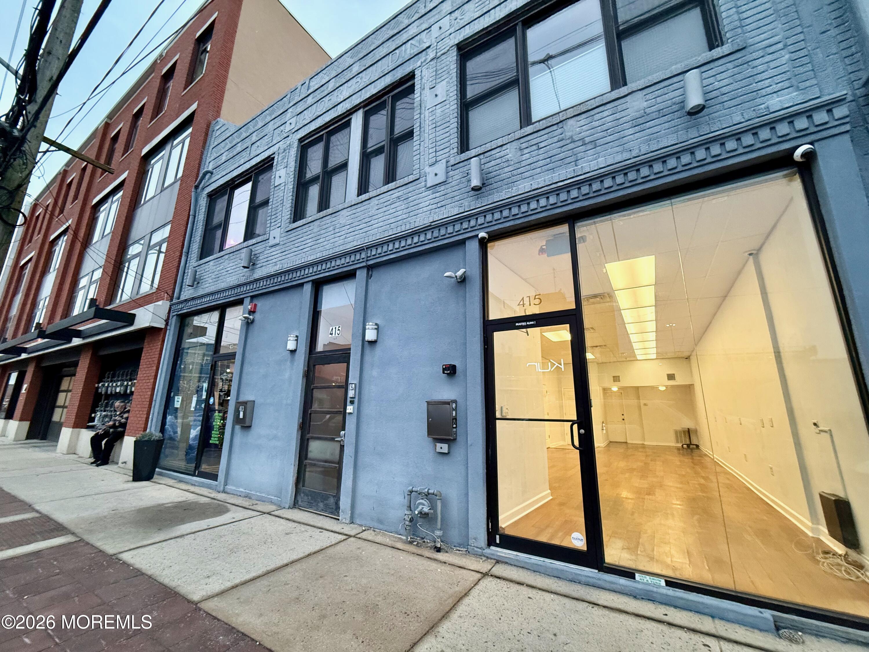 415 Bond Street