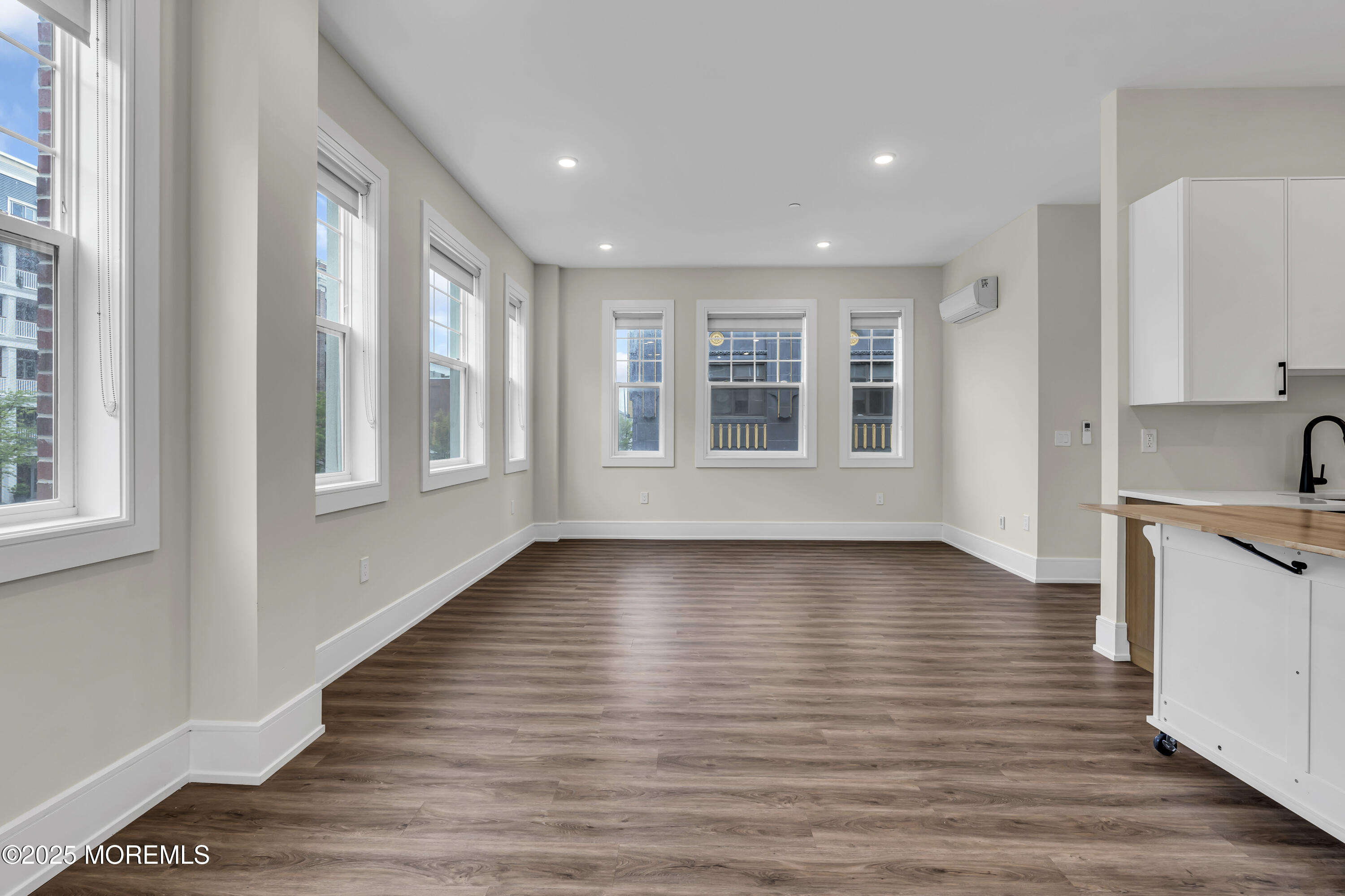 527 Bangs Avenue 308