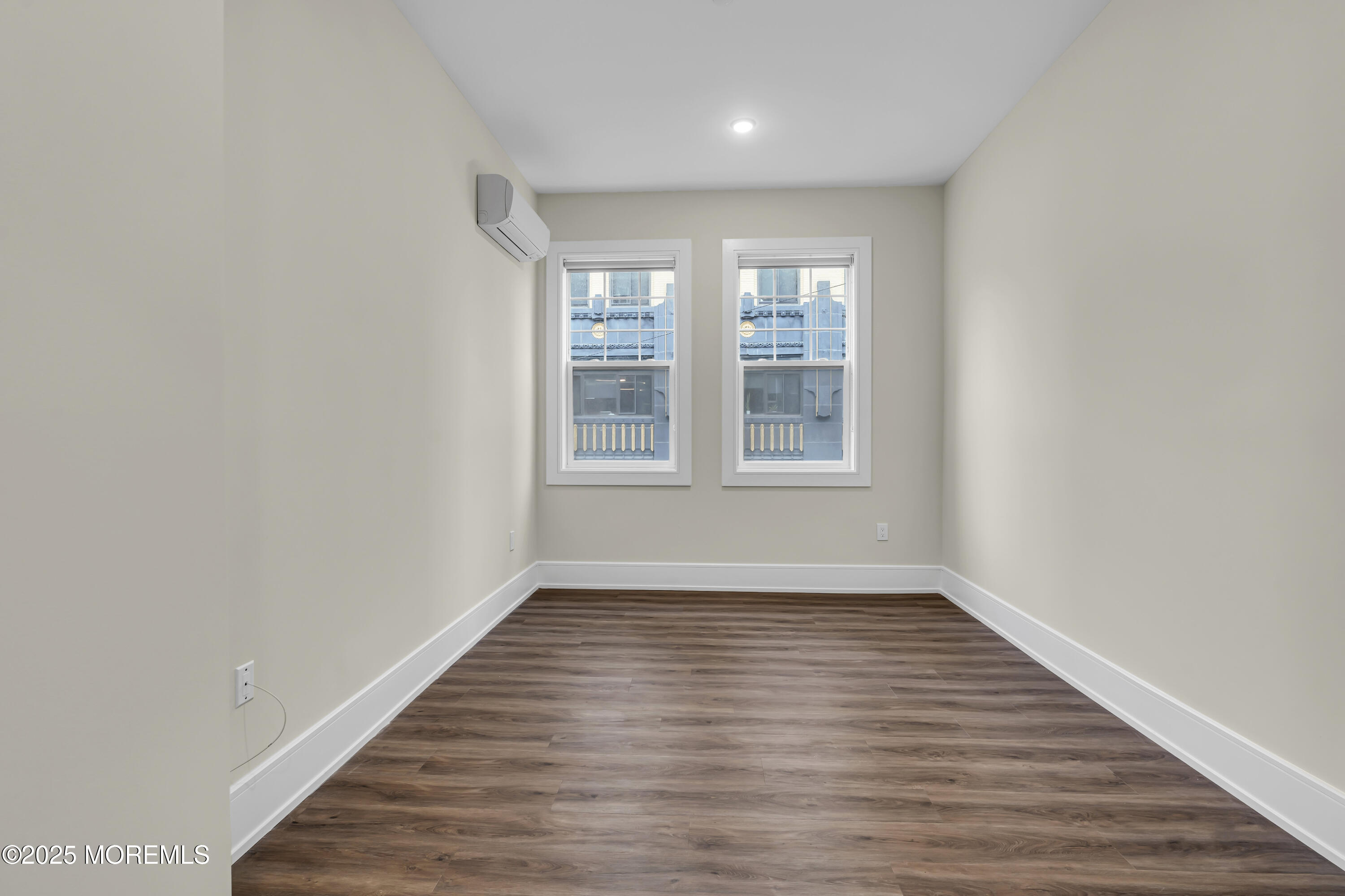 527 Bangs Avenue 308