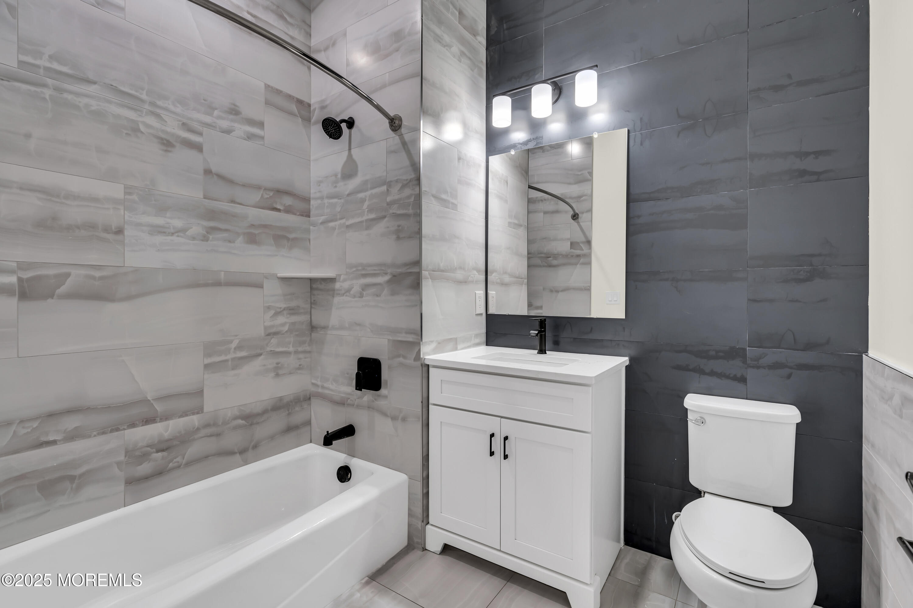 527 Bangs Avenue 308