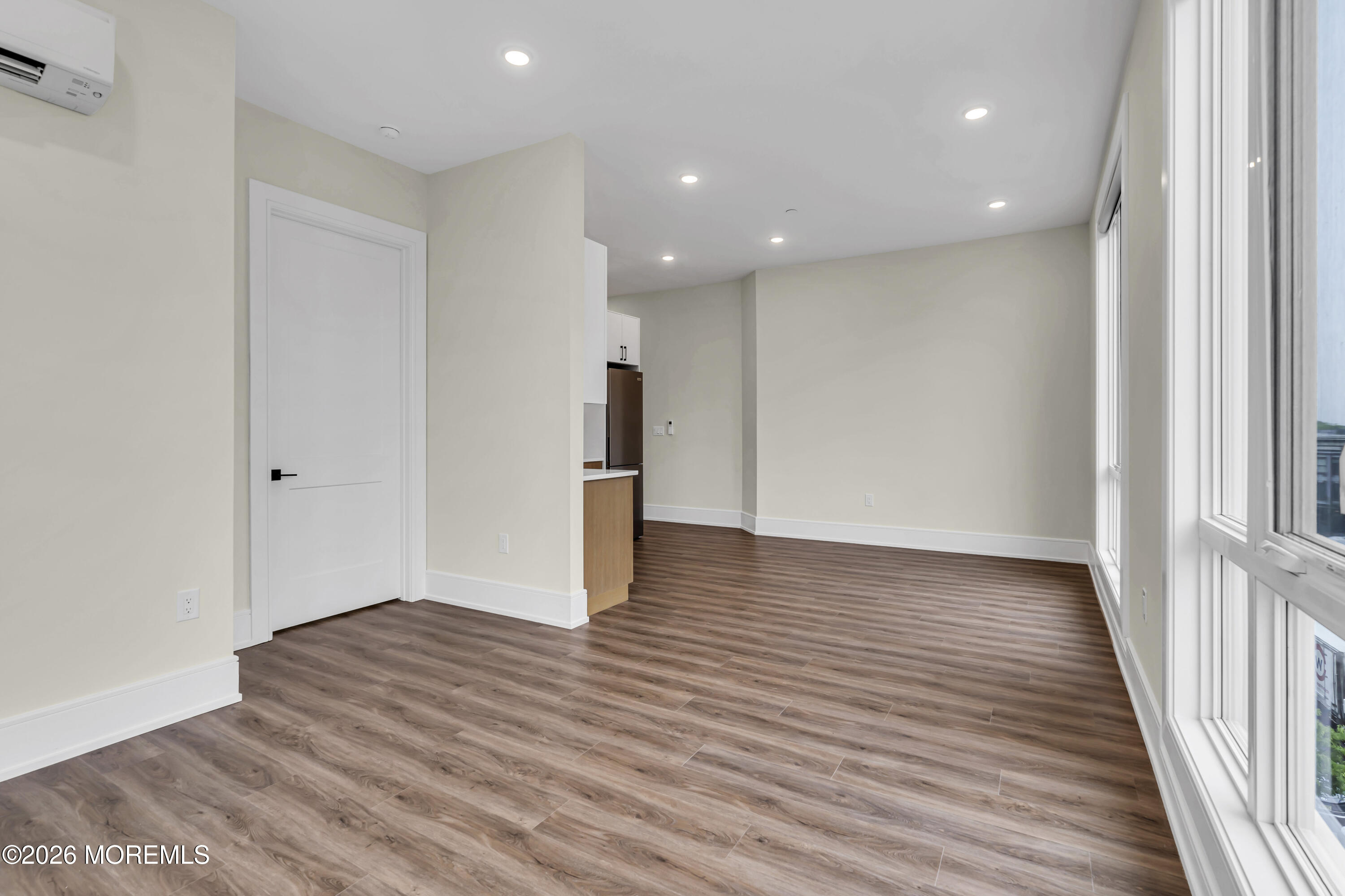 527 Bangs Avenue 305