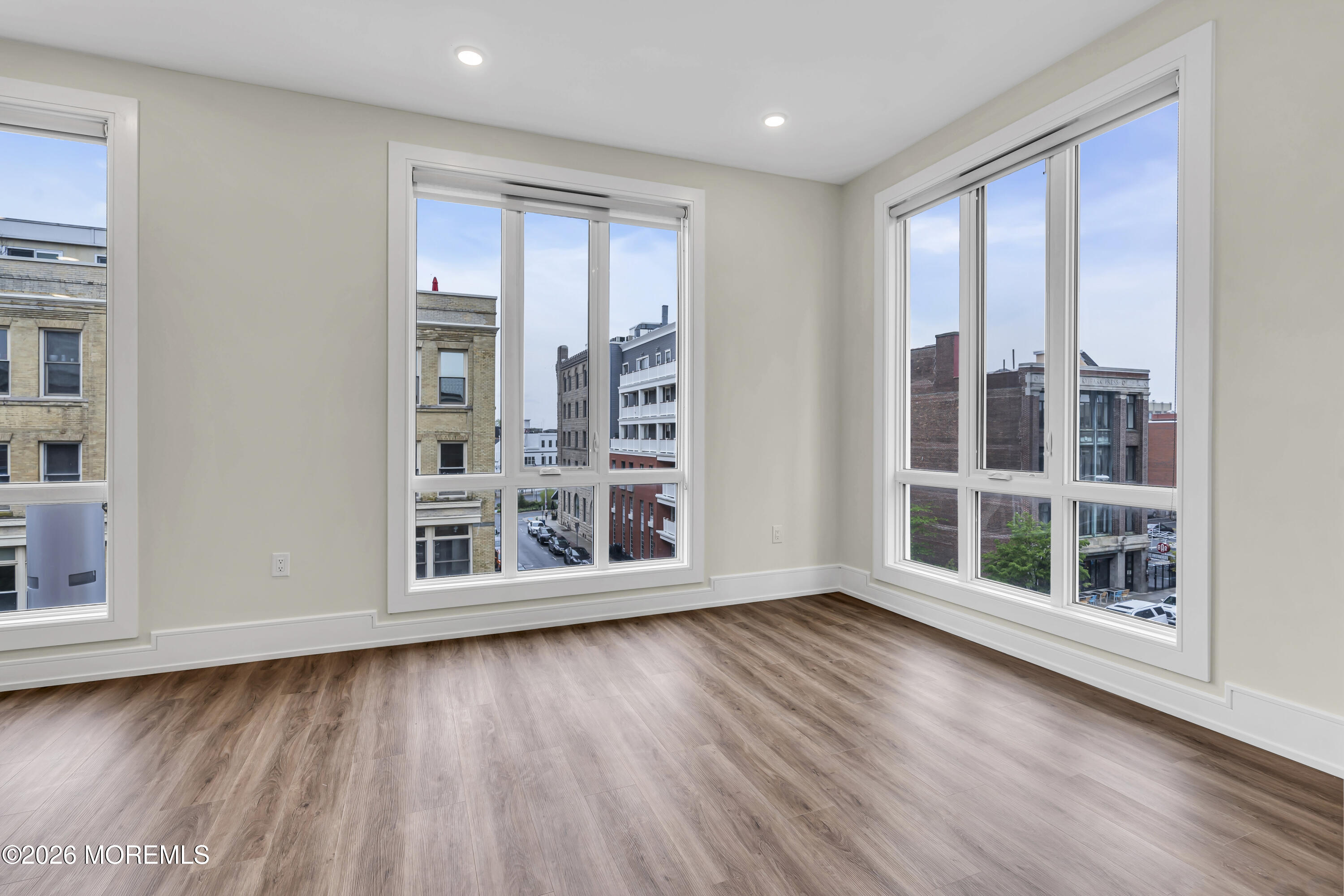 527 Bangs Avenue 414